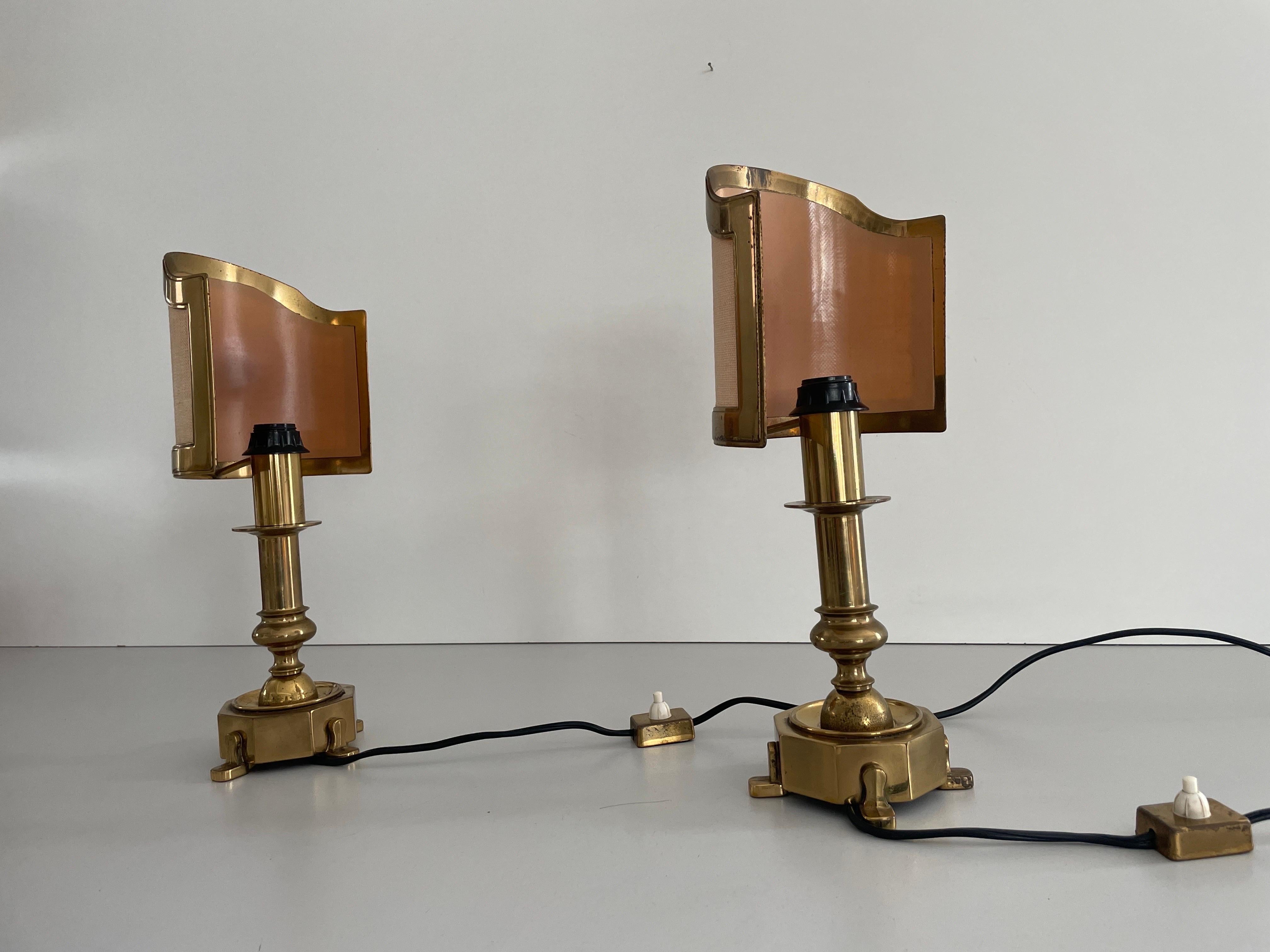 Coppia di lampade da tavolo in ottone massiccio con paralume in tessuto, anni '60, Italia in vendita 3
