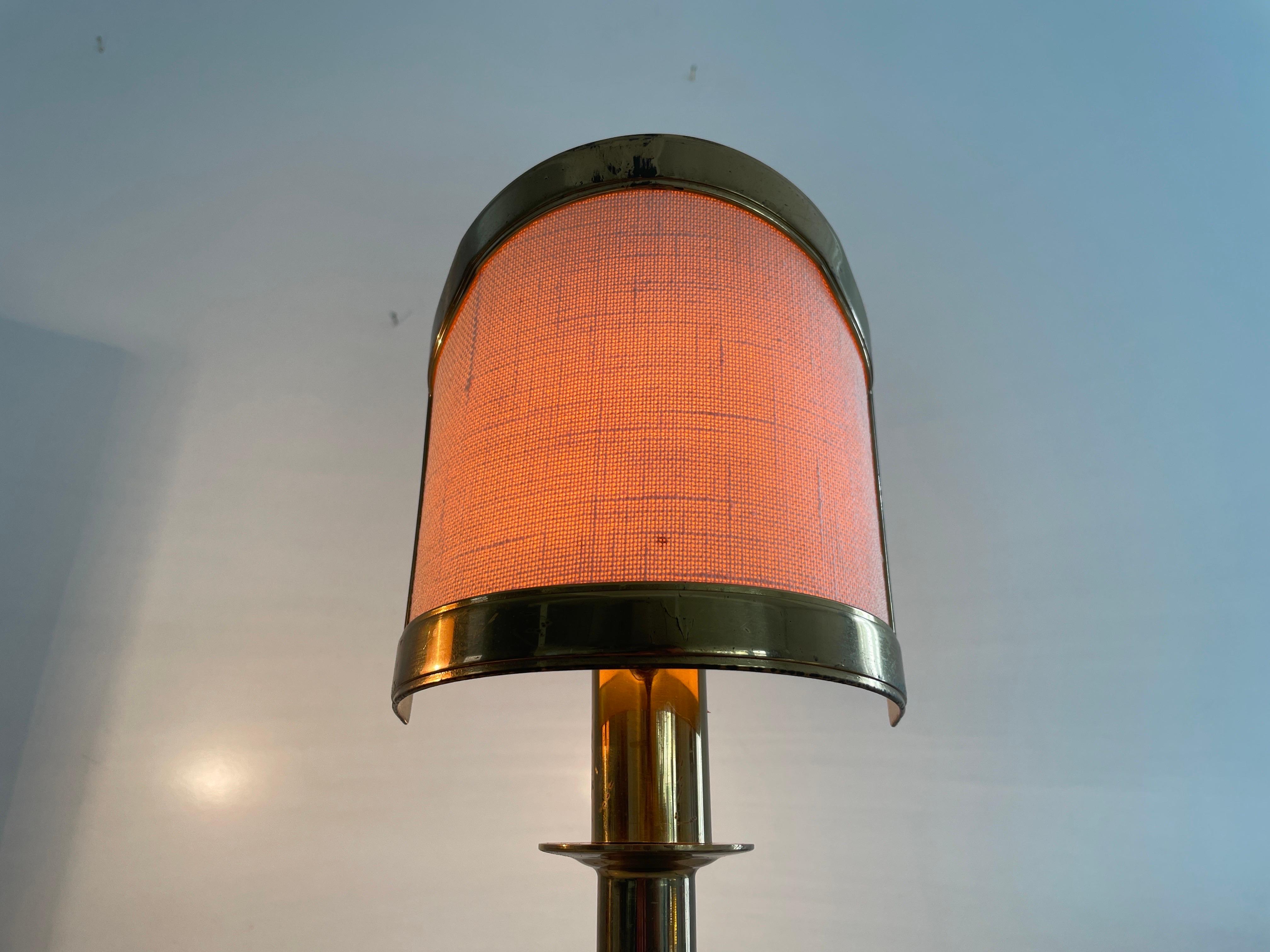 Coppia di lampade da tavolo in ottone massiccio con paralume in tessuto, anni '60, Italia in vendita 11
