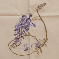 Stoffreste Lampas mit fliederfarbener Glyzinie und einer IDEA