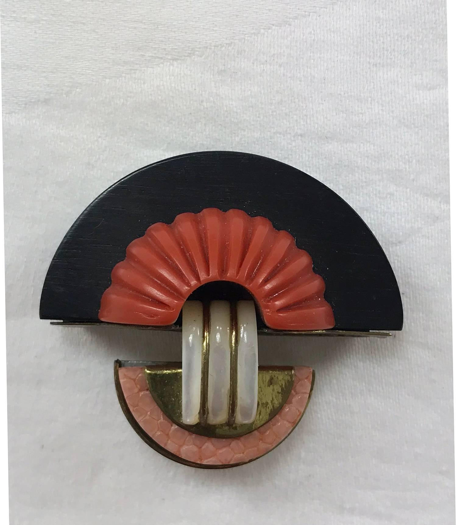 Fabrice Paris Art Deco influenced coral and back resin gold metal In Excellent Condition In West Palm Beach, FL
