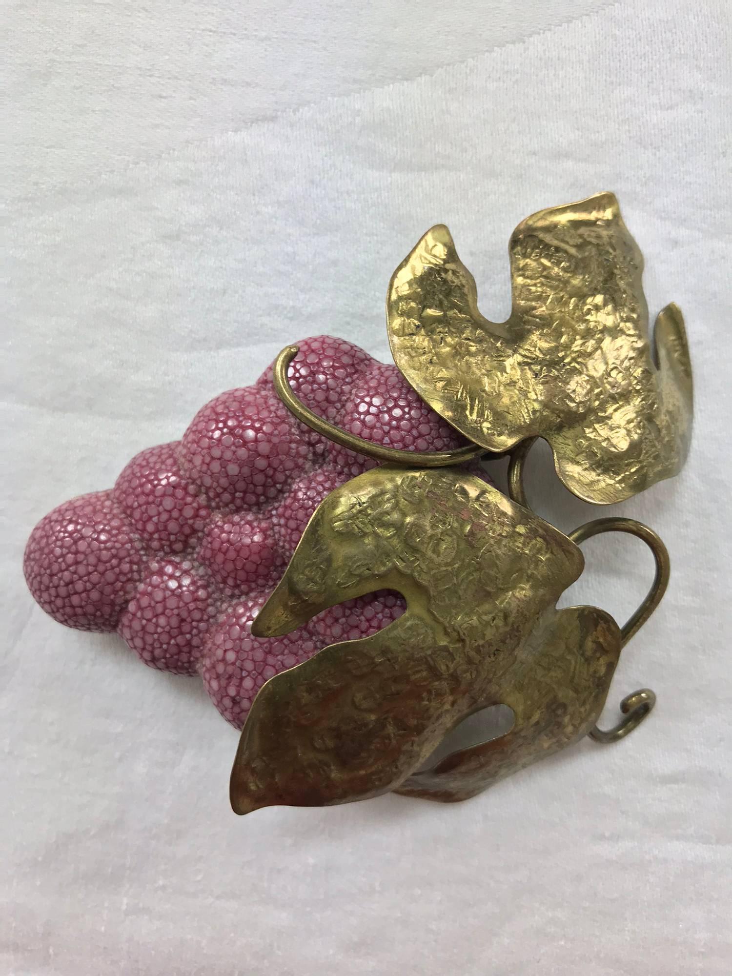 Fabrice Paris Giant pink grapes with gold metal leaves brooch  In Excellent Condition In West Palm Beach, FL