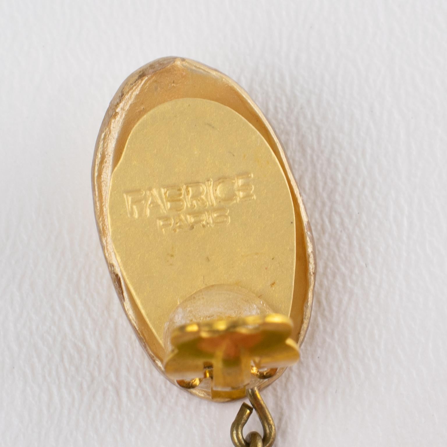 Fabrice Paris Grüne und goldene Harz-Ohrclips im Angebot 1