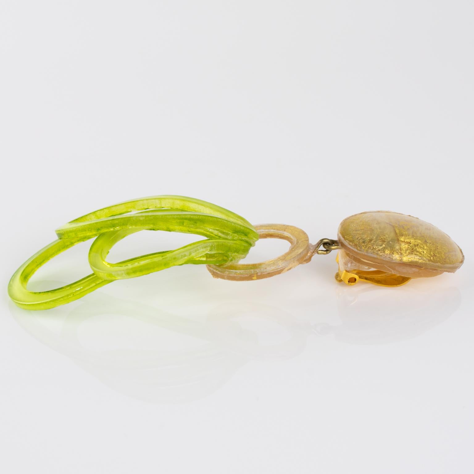 Fabrice Paris Grüne und goldene Harz-Ohrclips im Angebot 3