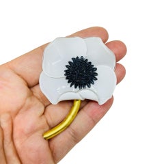 FABRICE PARIS signed vintage gold tone white resin designer runway flower brooch