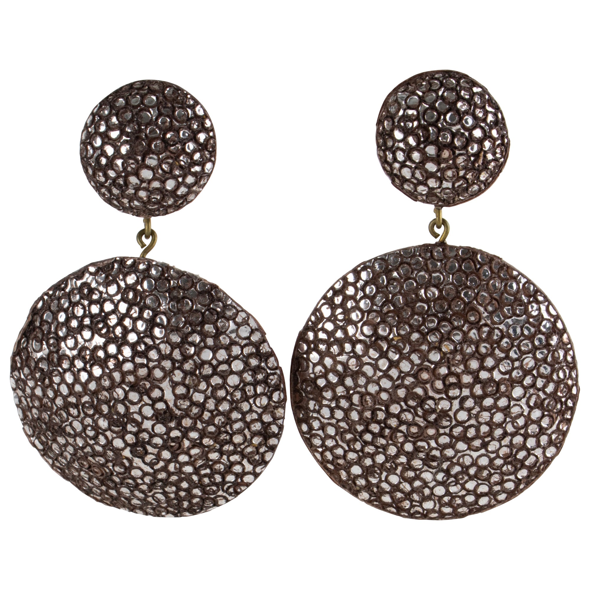 Fabrice Paris Orecchini a clip in resina color taupe e argento