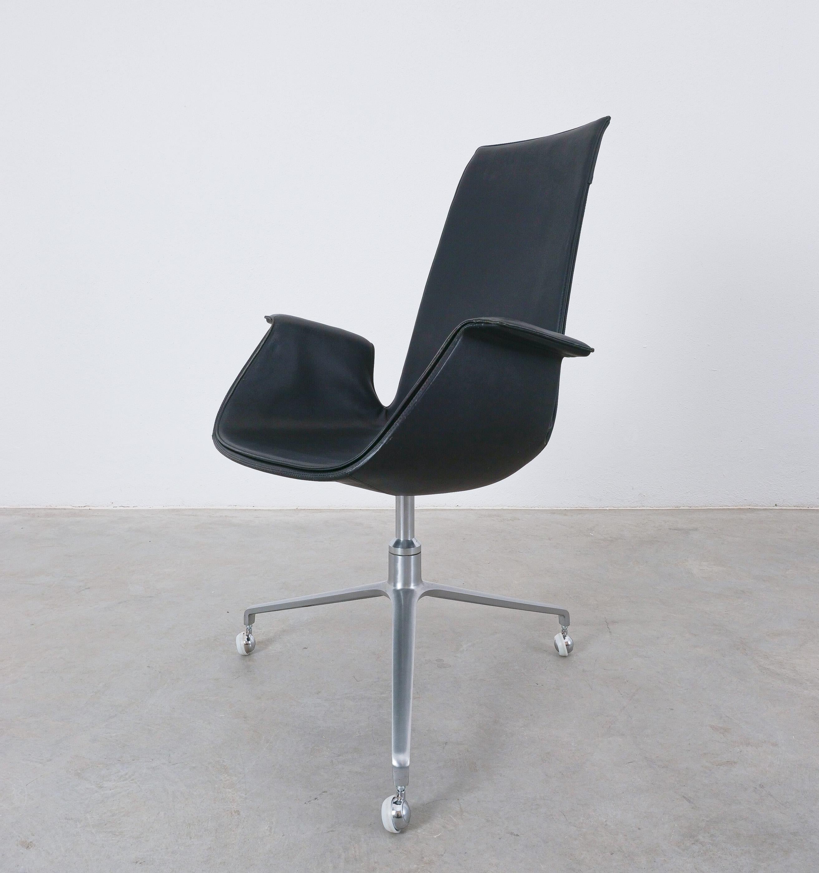 Fabricius and Kastholm Black High Back Bird Desk Chair Swivel Base FK 6725, 1964 In Good Condition For Sale In Vienna, AT