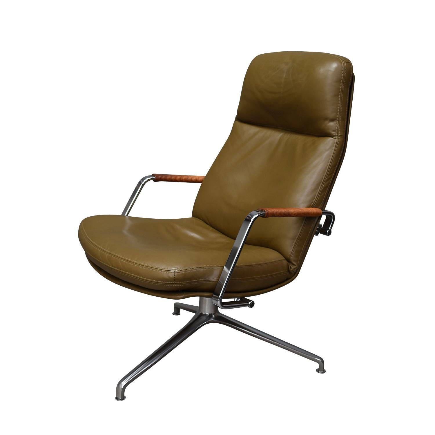 Danish Fabricius and Kastholm FK86 for Kill International Leather Swivel Lounge Chairs For Sale