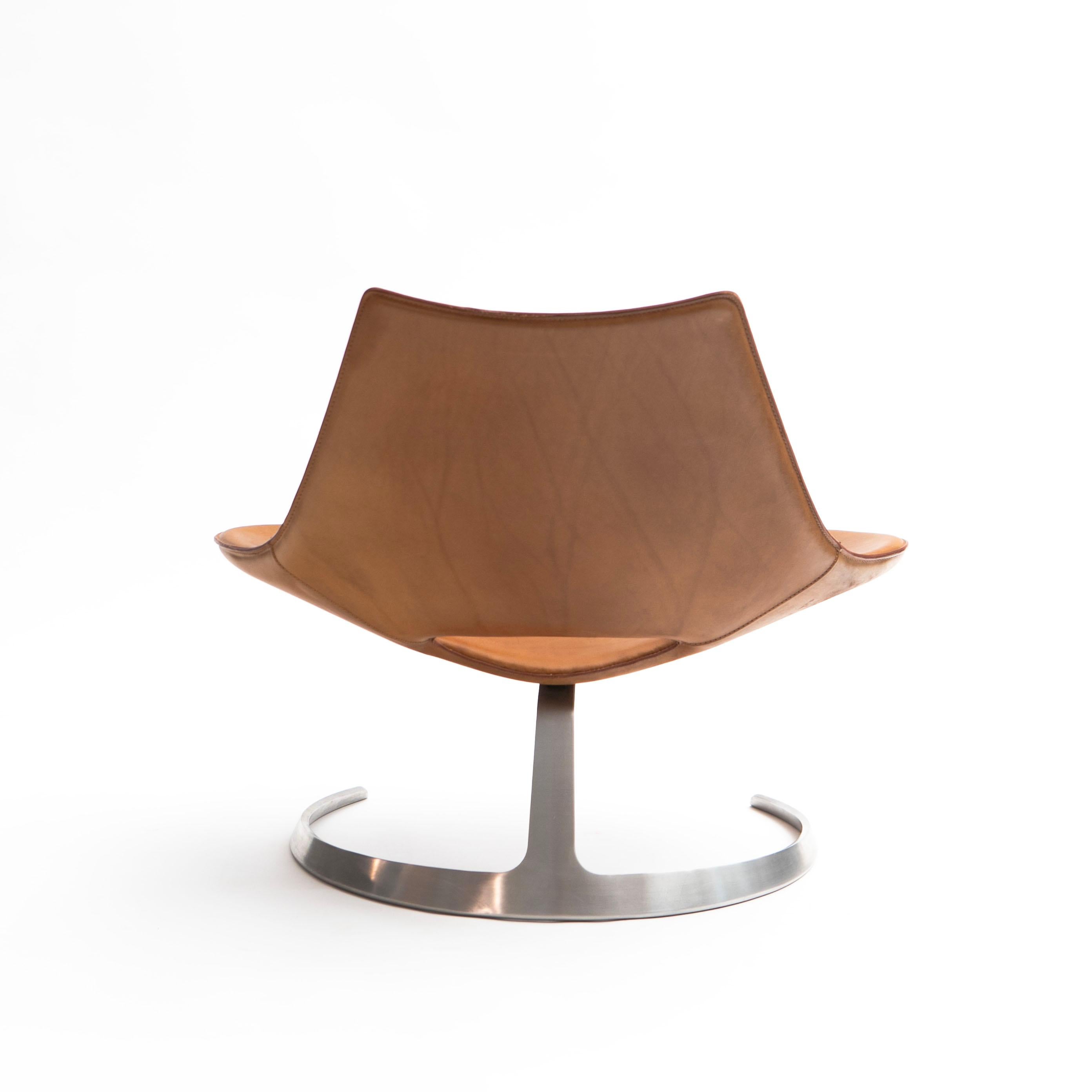 Moderne Fabricius and Kastholm 'Scimitar' Lounge Chair en cuir cognac en vente