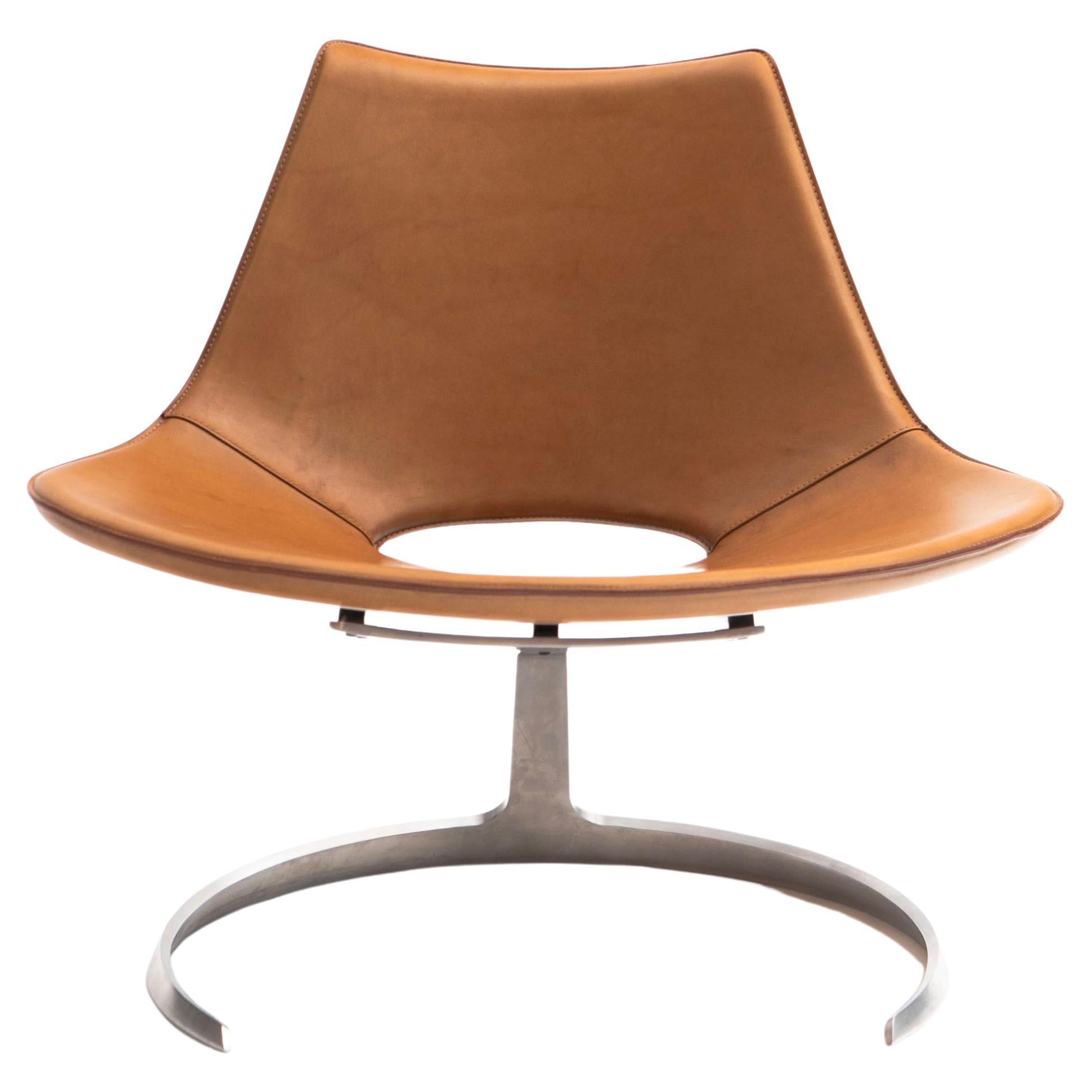 Fabricius and Kastholm 'Scimitar' Lounge Chair en cuir cognac en vente