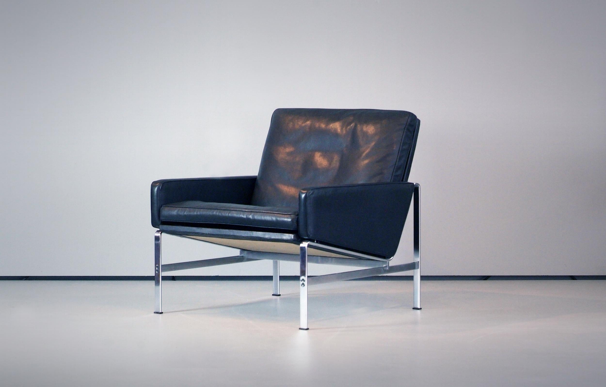 Rare Preben Fabricius & Jørgen Kastholm easy chair Mod. 6720 produced by Kill International in the 1960s - labeled. This model is out of production since the early 1980s. Original black leather and matte chromed steel. 

Perfect vintage condition