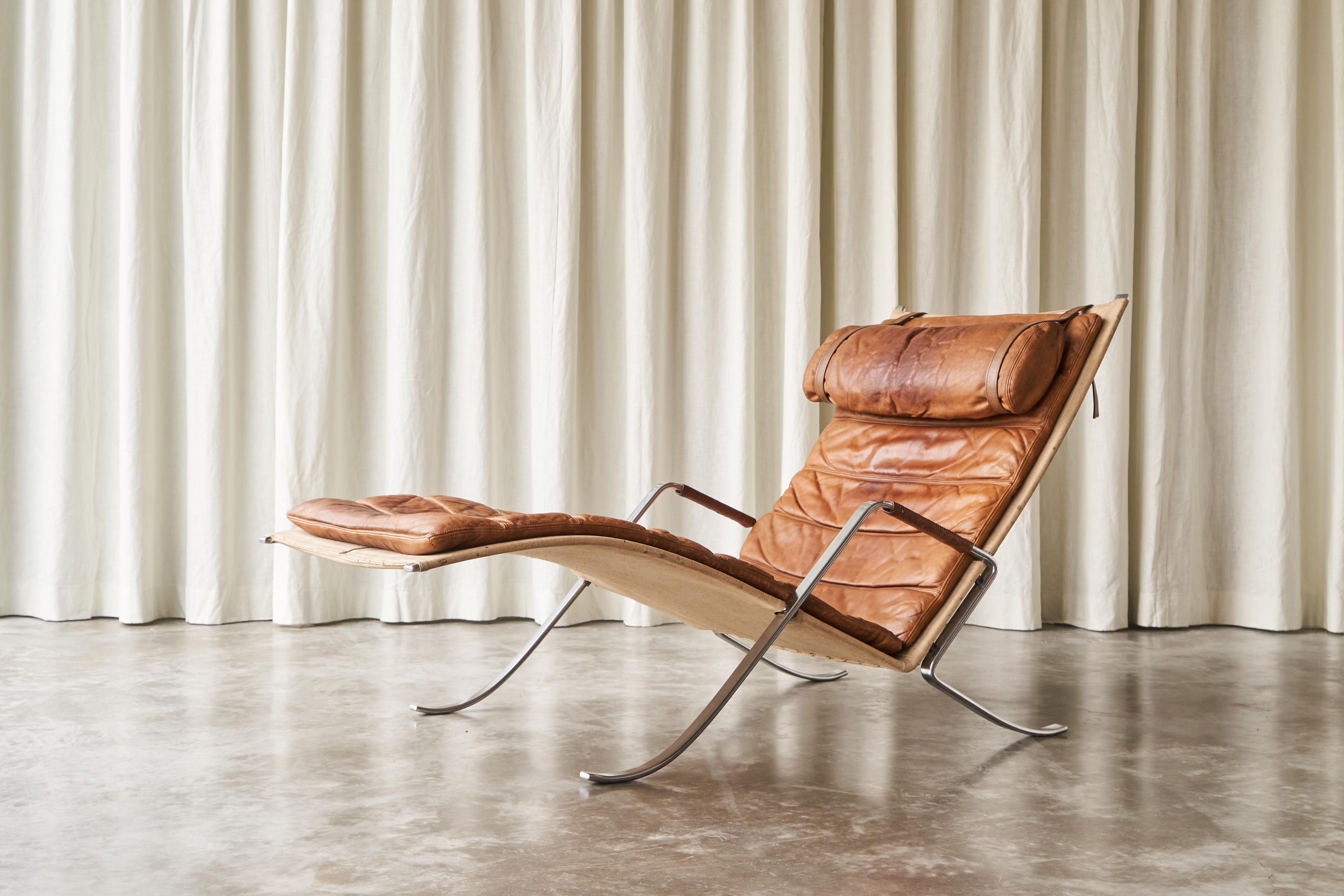 Fabricius & Kastholm FK87 en cuir cognac patiné, production Alfred Kill, années 1960.

Cette chaise longue très rare, modèle 