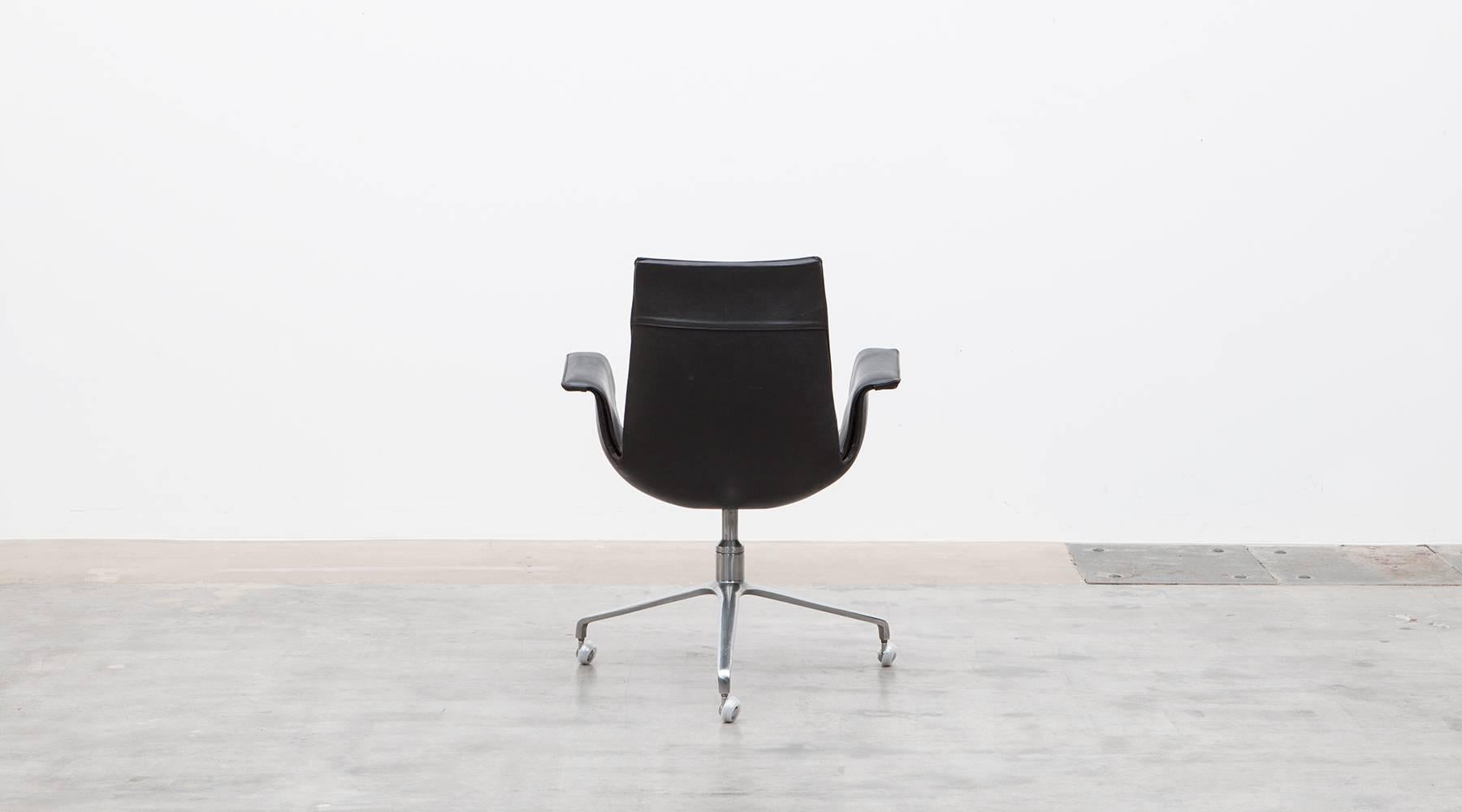 Fabricius or Kastholm Leather Swivel Chair In Good Condition In Frankfurt, Hessen, DE