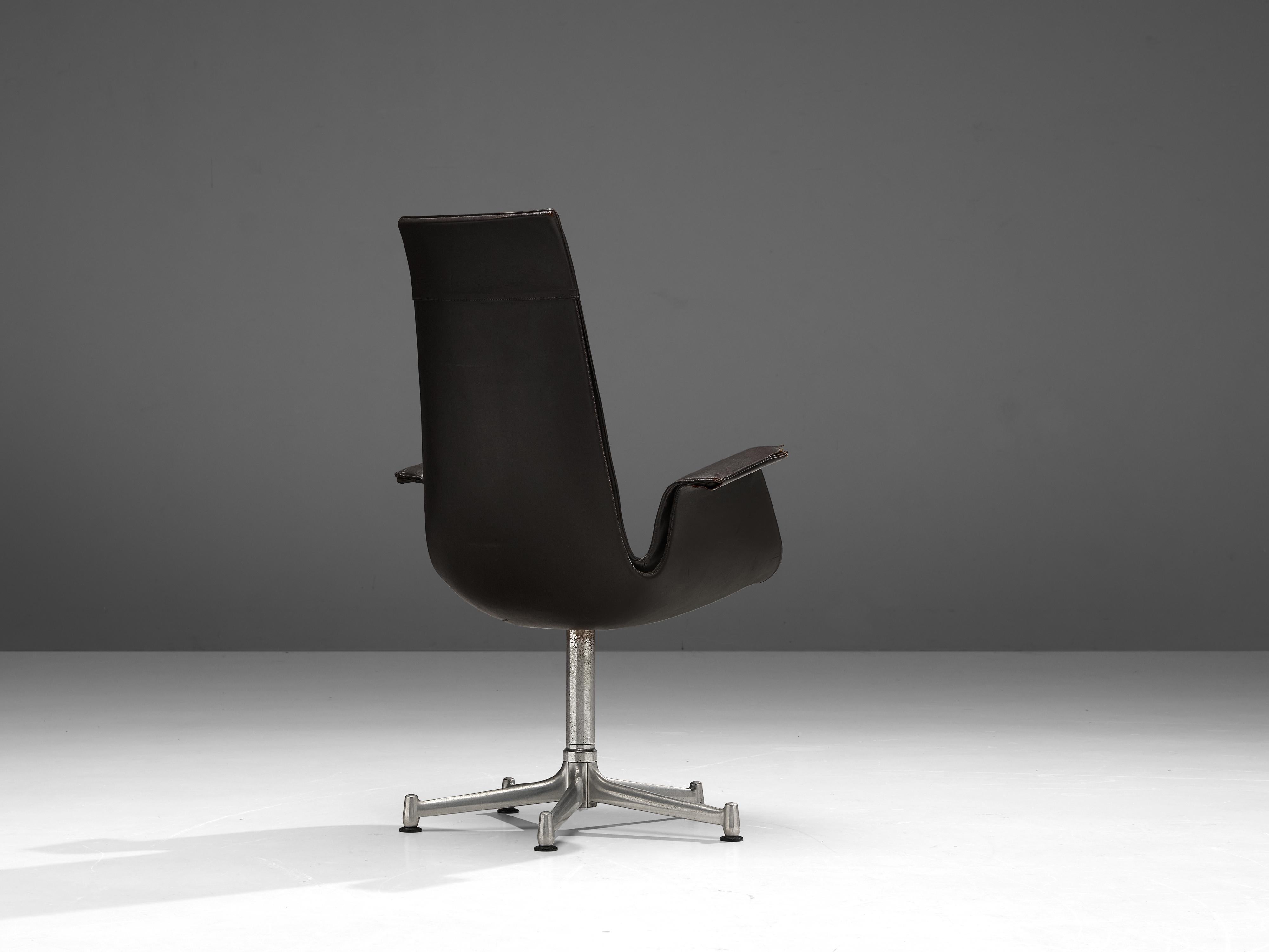 Danish Fabricius & Kastholm Pair of Swivel Chairs Model 'FK 6725' in Black Leather