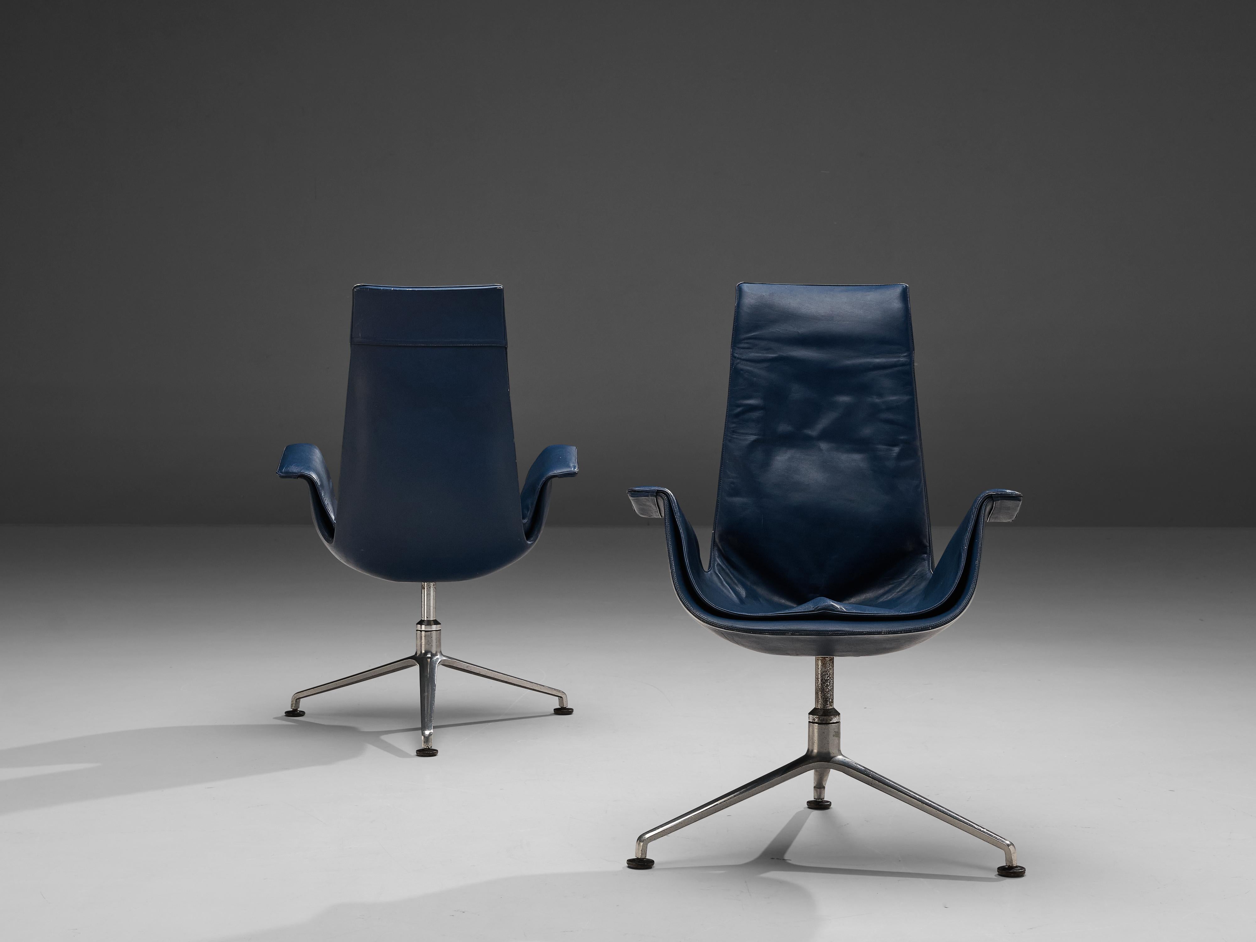 Fabricius & Kastholm Pair of Swivel Chairs Model 'FK 6725' in Blue Leather 3