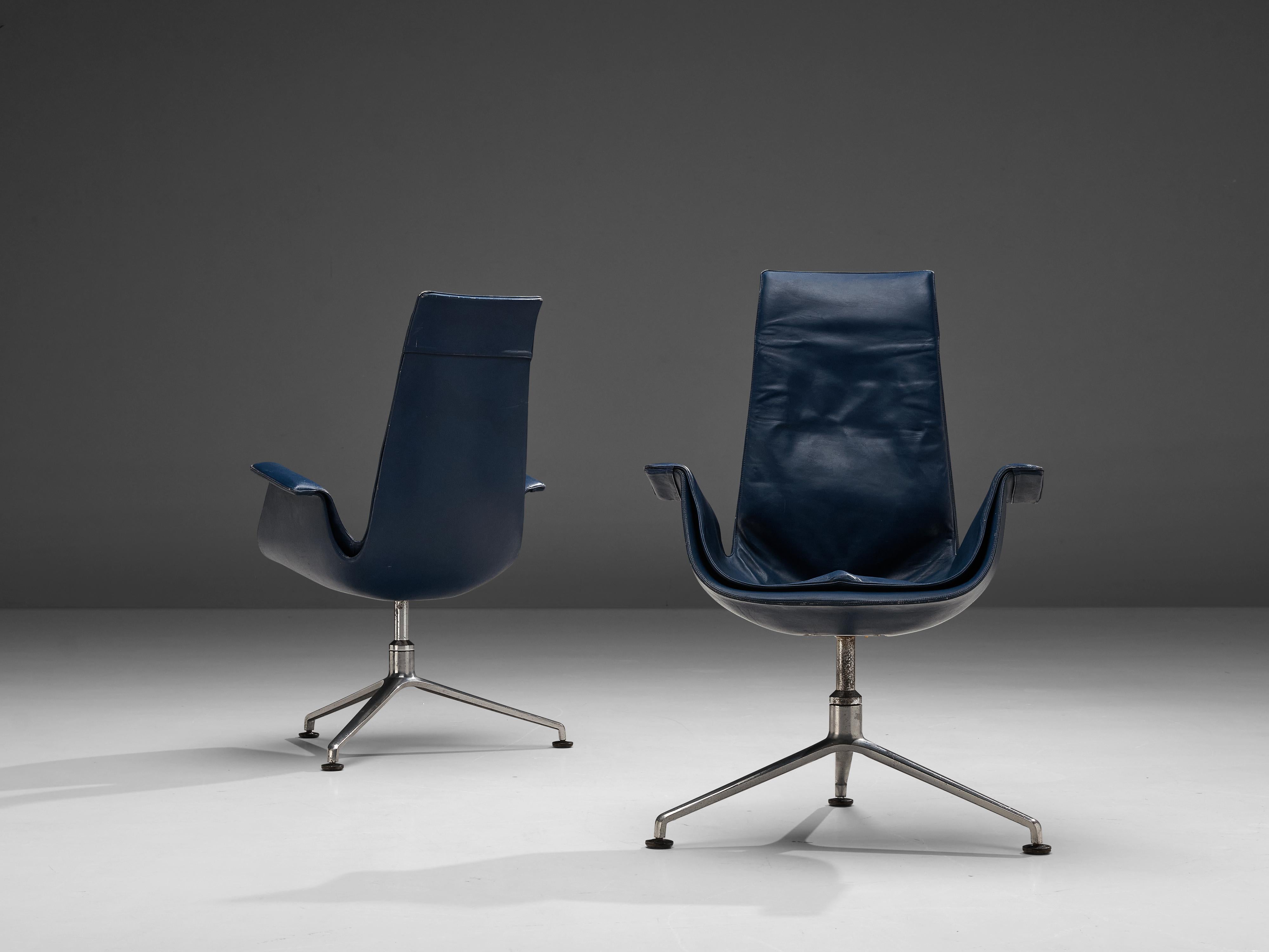 German Fabricius & Kastholm Pair of Swivel Chairs Model 'FK 6725' in Blue Leather