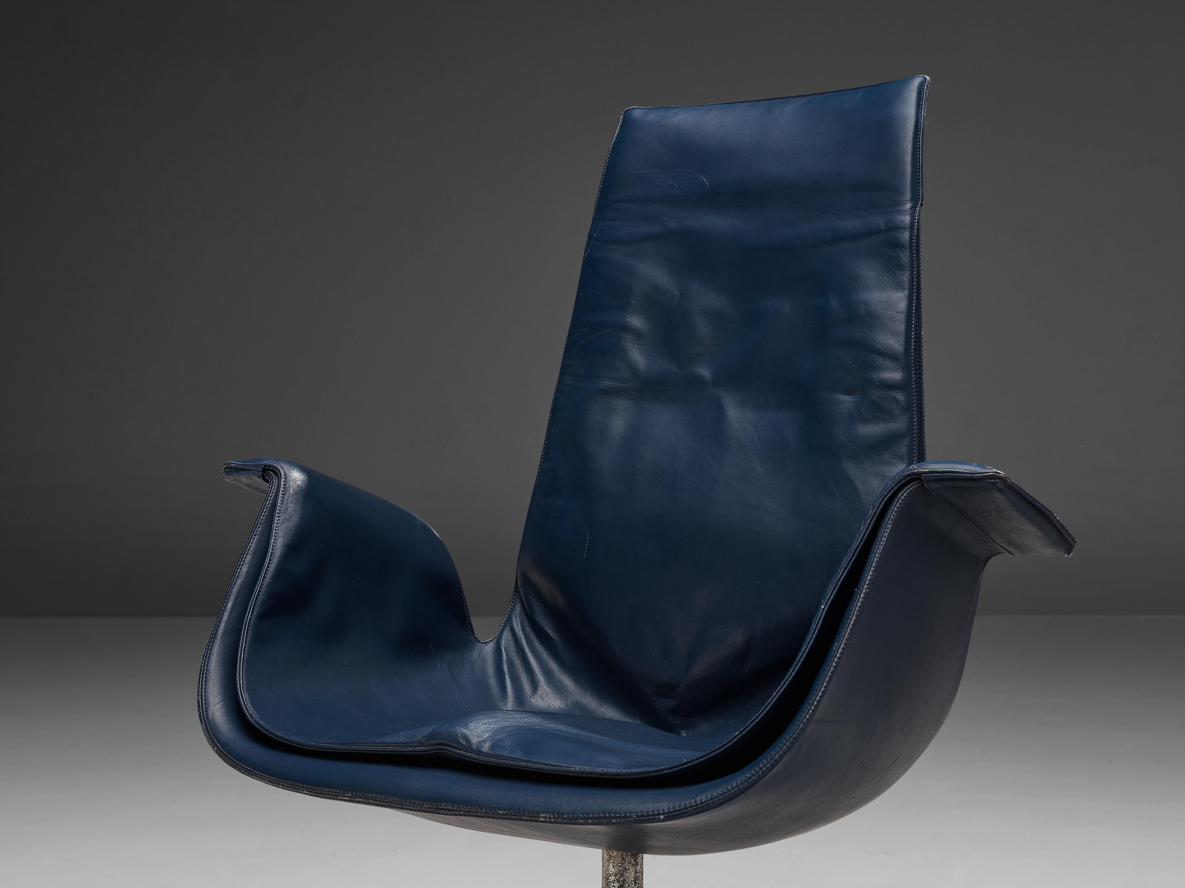 Fabricius & Kastholm Pair of Swivel Chairs Model 'FK 6725' in Blue Leather 2
