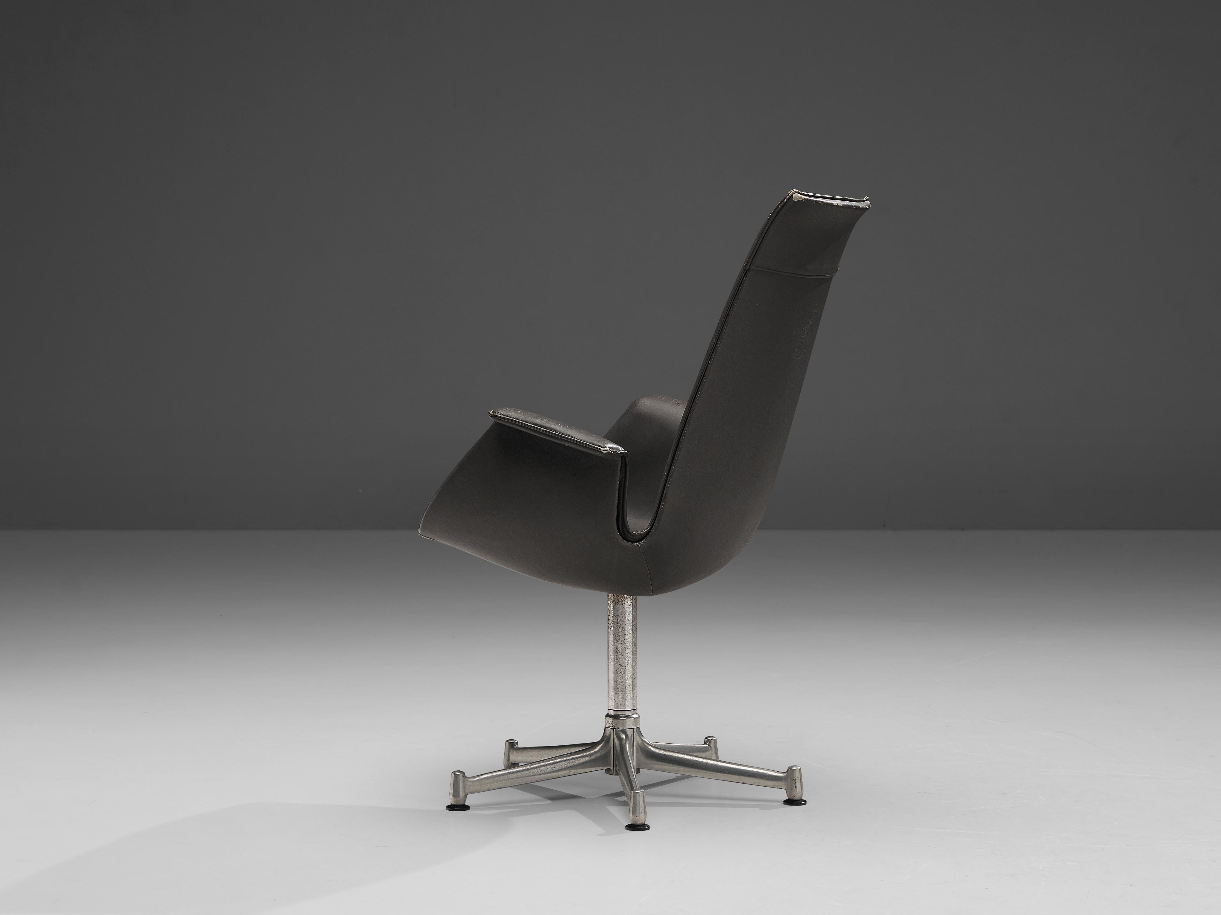 Danish Fabricius & Kastholm Swivel Chair in Leather and Steel For Sale