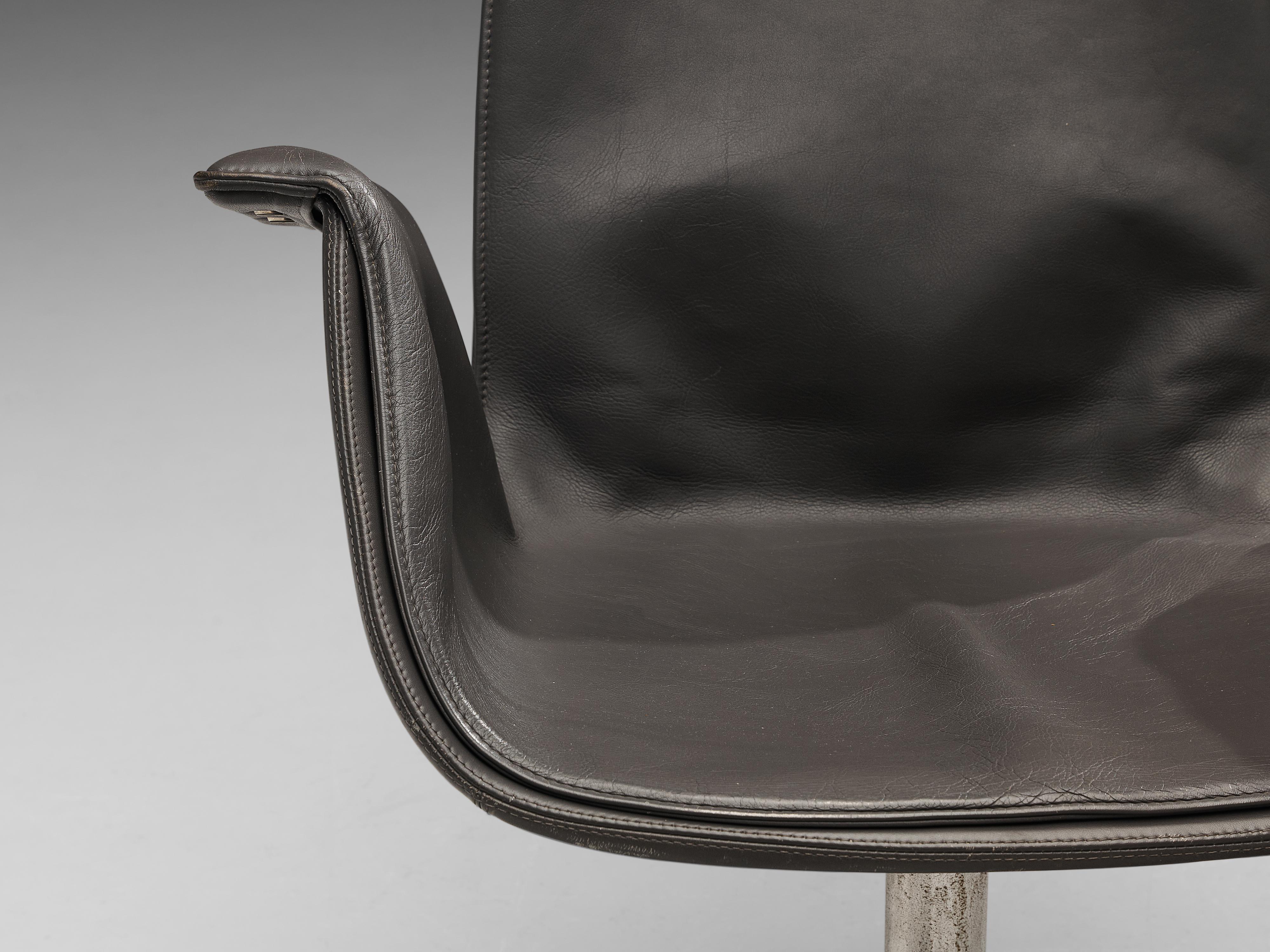 Acier Fauteuil pivotant en cuir et acier Fabricius & Kastholm en vente