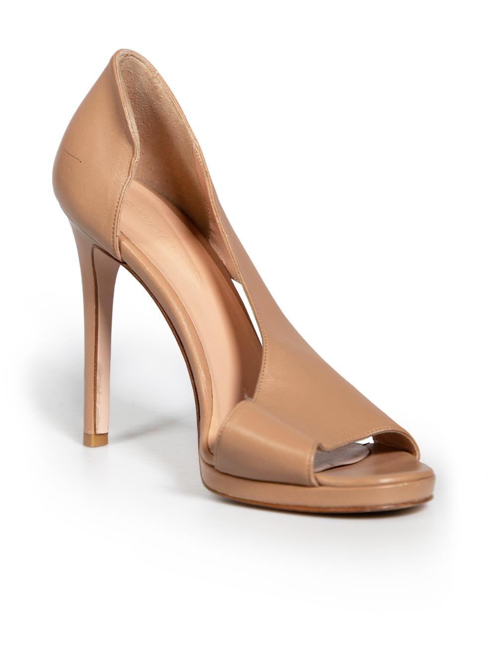 CONDITION is Very good. Minimal wear to heels is evident. Minimal wear to soles, with abrasions to the heel post and back heel seam on this used Fabrizio Bulckaen designer resale item.
 
 
 
 Details
 
 
 Beige
 
 Leather
 
 Heels
 
 Open toe
 
