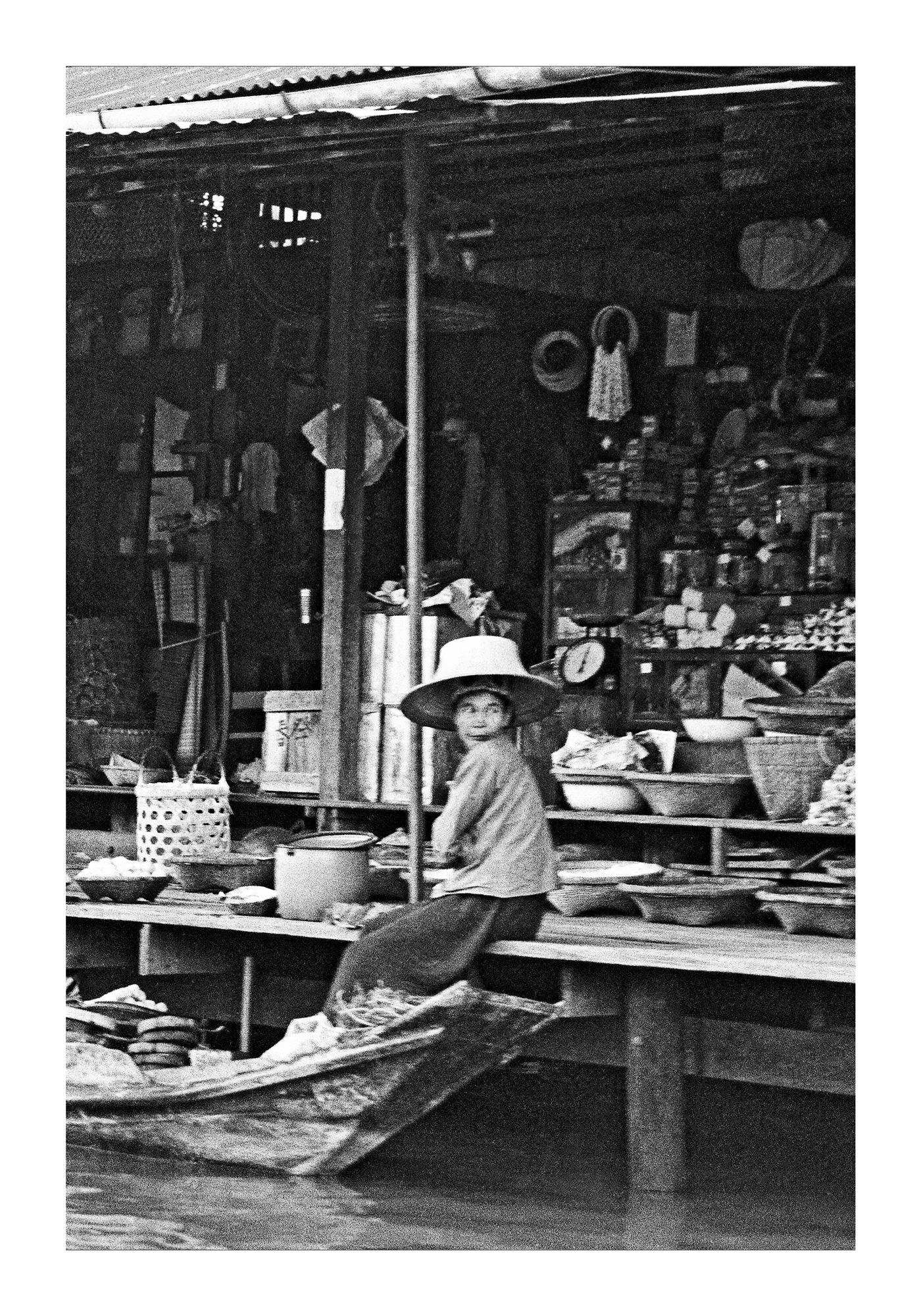 Artwork sold in perfect condition
Fabrizio La Torre’s 100th Anniversary Celebration (1921-2021) Set # 6 - Bangkok
Limited edition of 100 Coffrets for each themes, all artworks printed on fine art papers later (2020-2021) from black & white negatives