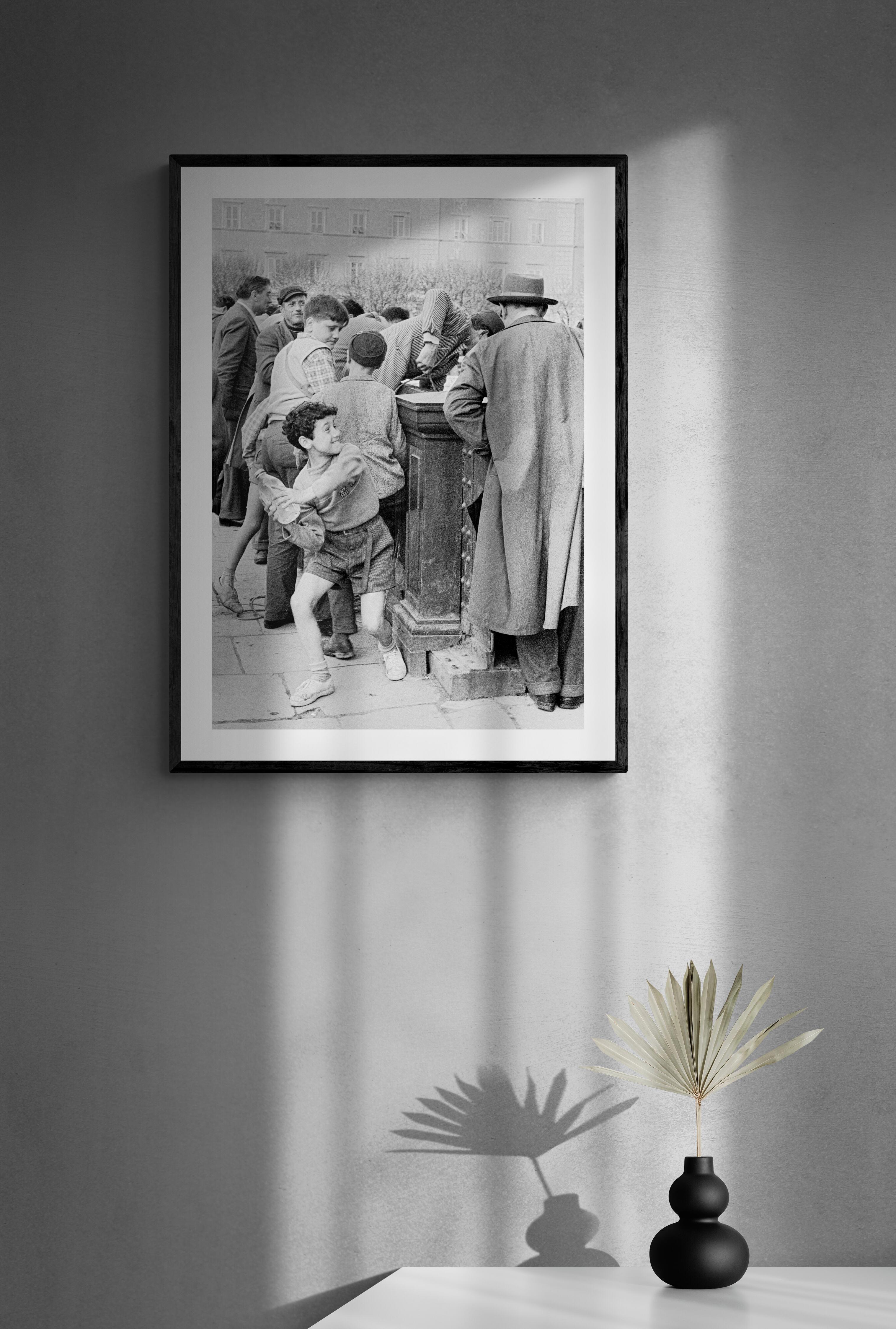 Acqua e Fantasia, 1962 - Roma - Stampa Fine Art in bianco e nero di grandi dimensioni - Black and White Photograph Grigio di Fabrizio La Torre