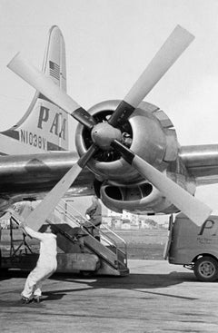 Er Fusto, Aeroporto di Roma Ciampino (1953) Stampa fine art in bianco e nero con cornice completa