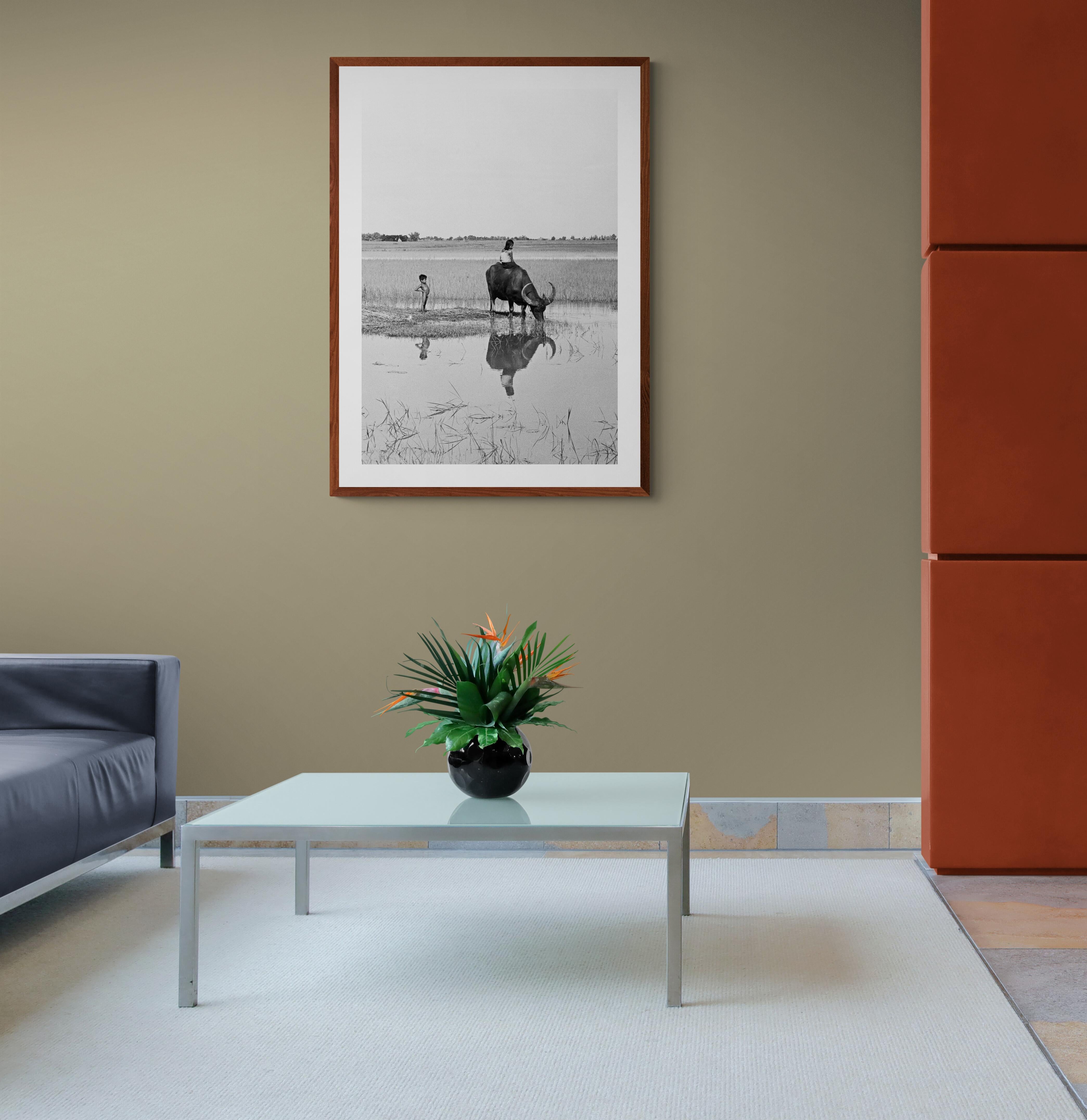 Artwork # 1 on 5 sold in limited edition in perfect condition 
This is a Minimalist framing & presentation of the artwork :
The Fine Art print on Baryta paper is mounted on a 2mm dibond plate and fixed by magnetic strips to the profile of the black