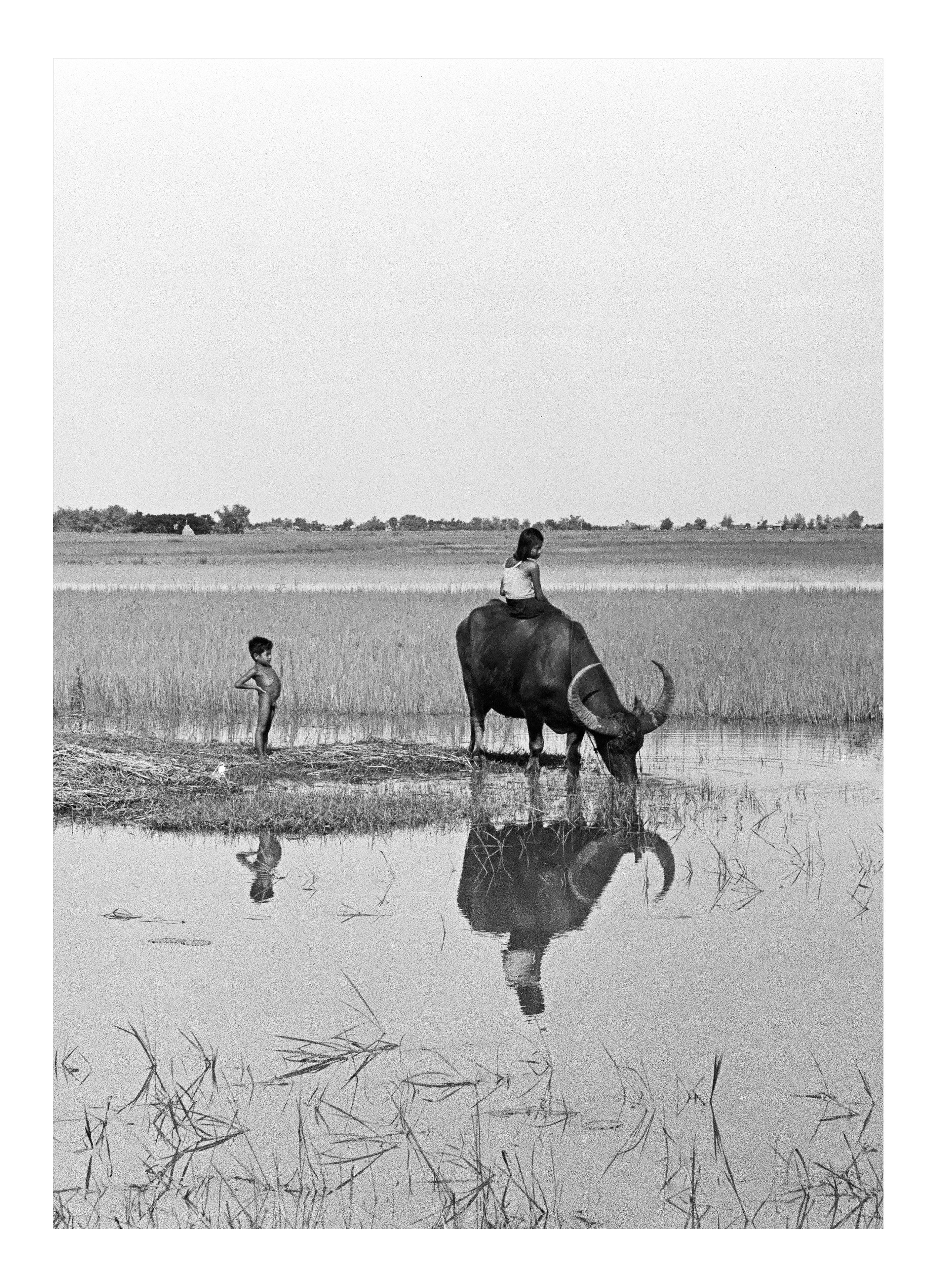 Sorella von Fratello & Sorella, 1961  Fotorealistische Schwarz-Weiß-Fotografie in limitierter Auflage – Photograph von Fabrizio La Torre