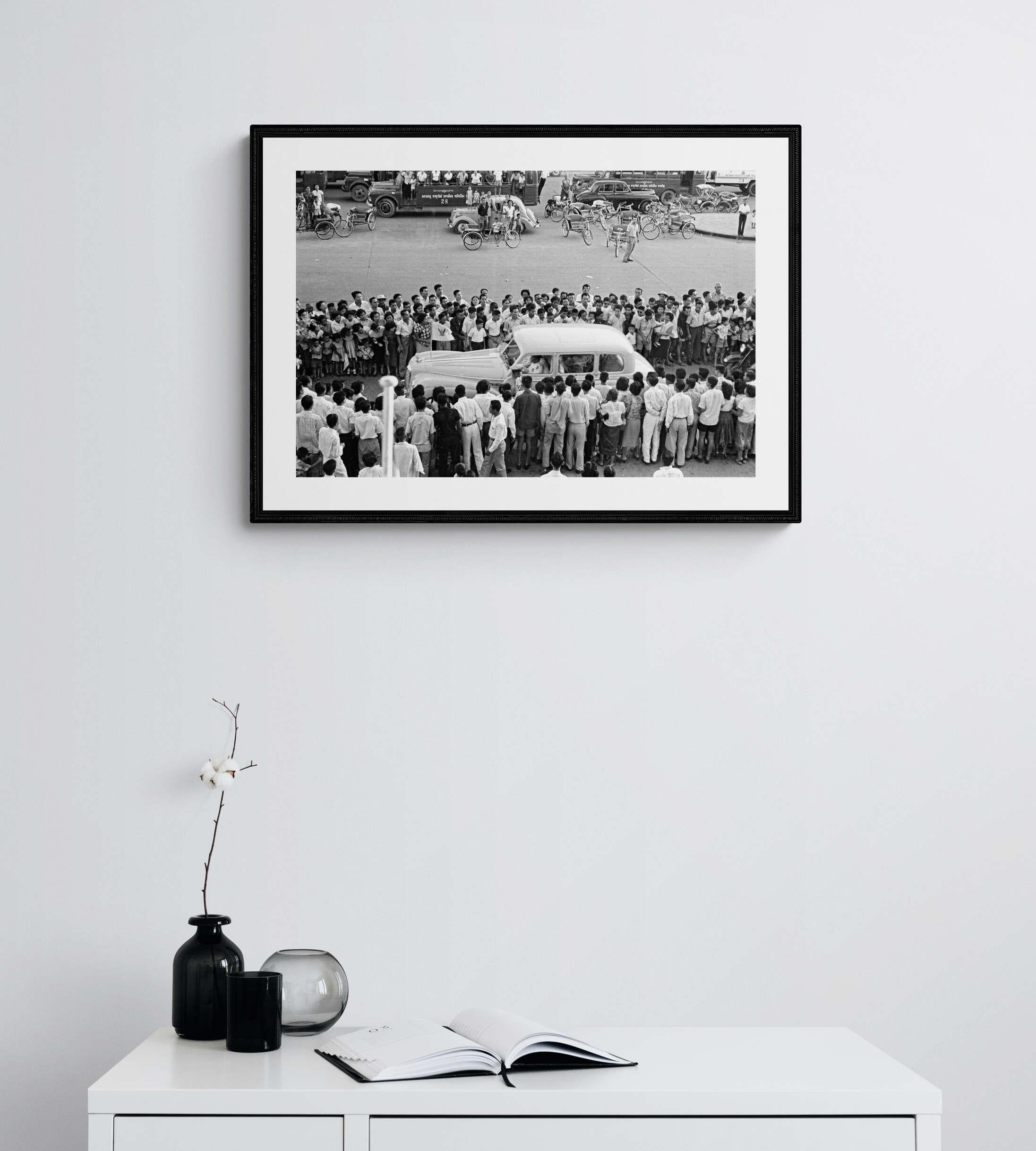 La Rolls del Re - Bangkok - Thaïland  - Full Framed Black & White Fine Art Print For Sale 1