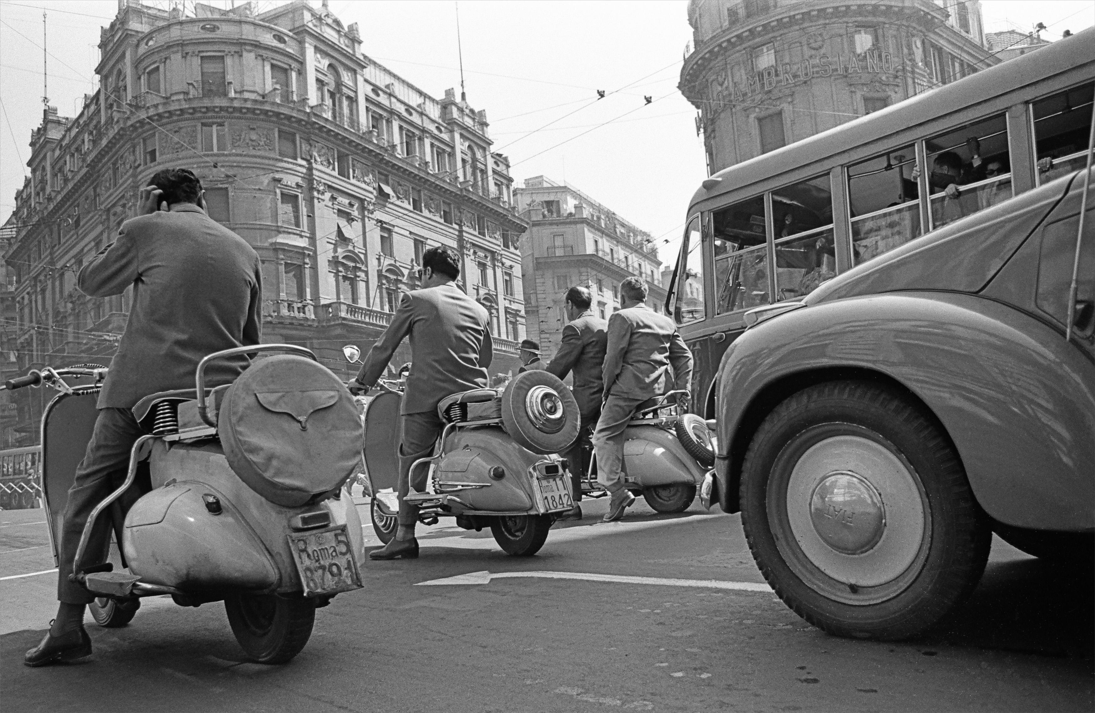 Fabrizio La Torre Black and White Photograph - Le Tre Vespe, Roma 1962 - Contemporary Black & White Photography