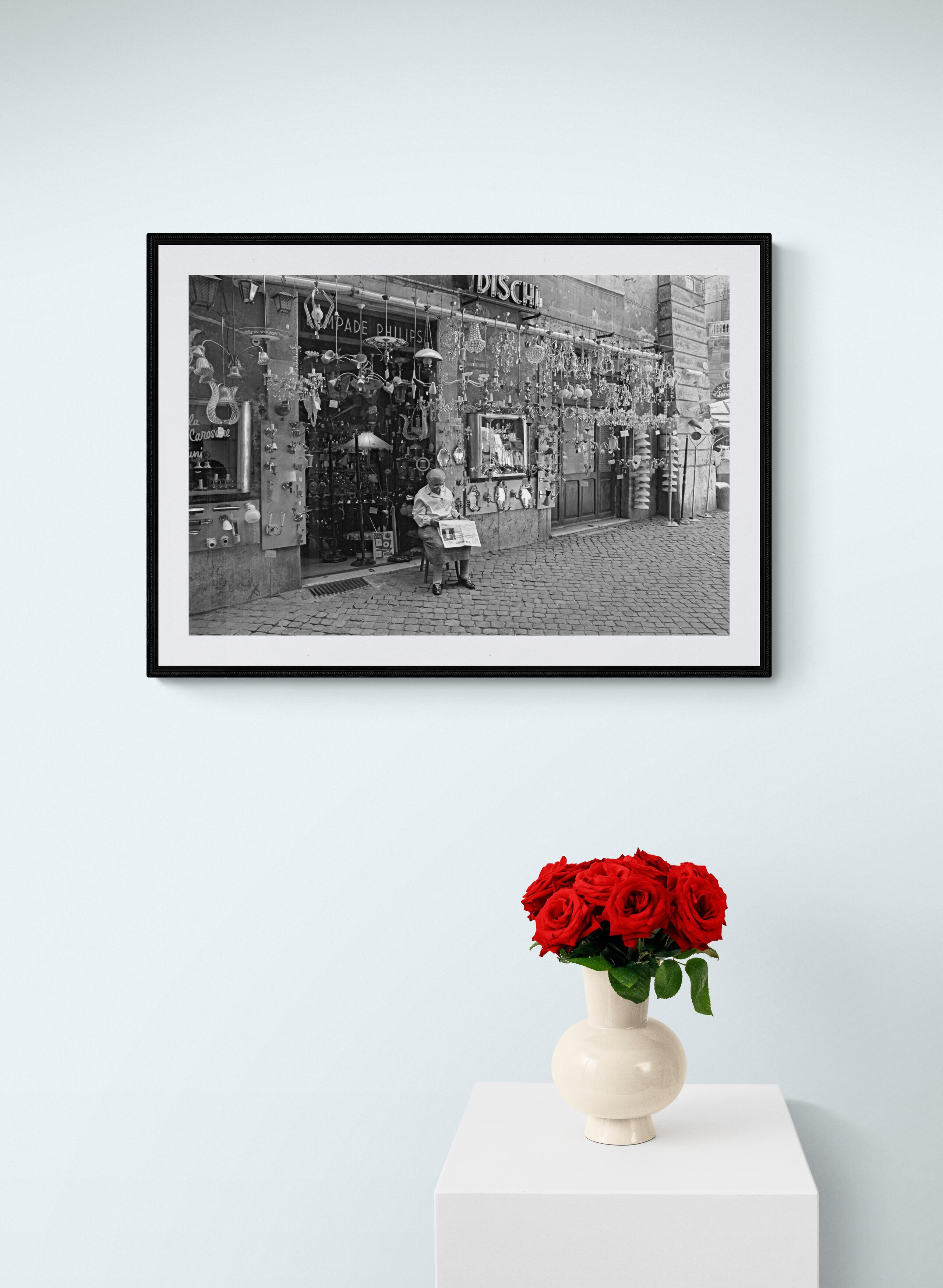 Per vederci chiaro, 1962 - Framed Edition Contemporary Black & White Photography For Sale 1