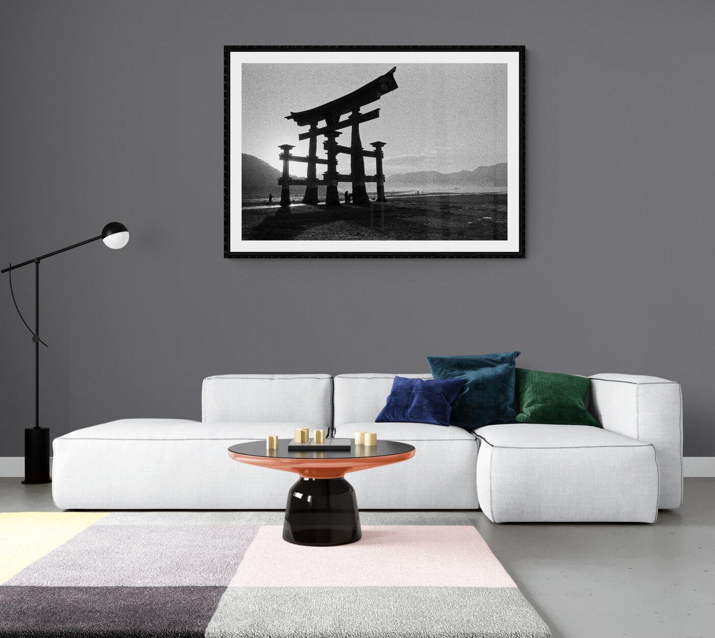 Obra nº 1 sobre 5 vendida en edición limitada en perfecto estado 
Purezza, Miyajima - Japón 1960
Esta foto se hizo en 1960, el negativo se digitalizó en vida del artista y los parámetros técnicos (encuadre, contraste, luz, etc.) fueron aprobados por