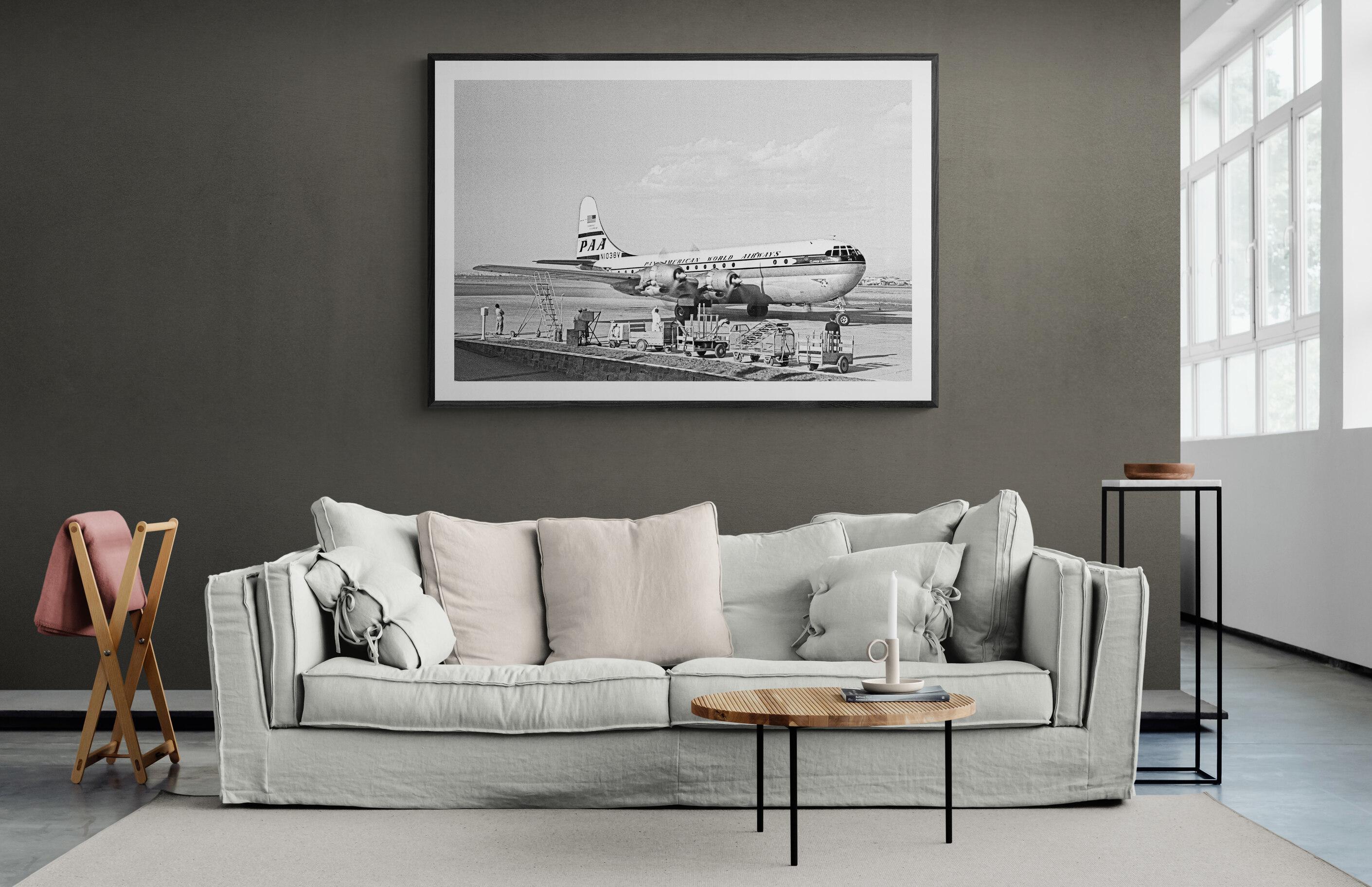Le Boeing 377 Stratocruiser (CIA- Roma) - Édition d'art encadrée - Photograph de Fabrizio La Torre