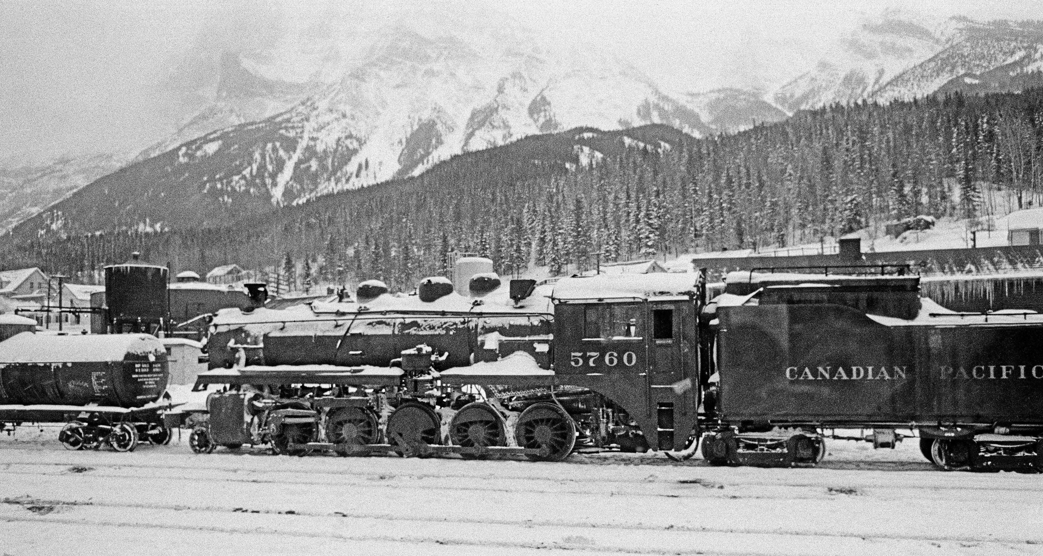 Fabrizio La Torre Black and White Photograph - The Canadian Pacific Train (1956-Canada) Large size Black & White Fine Art Print