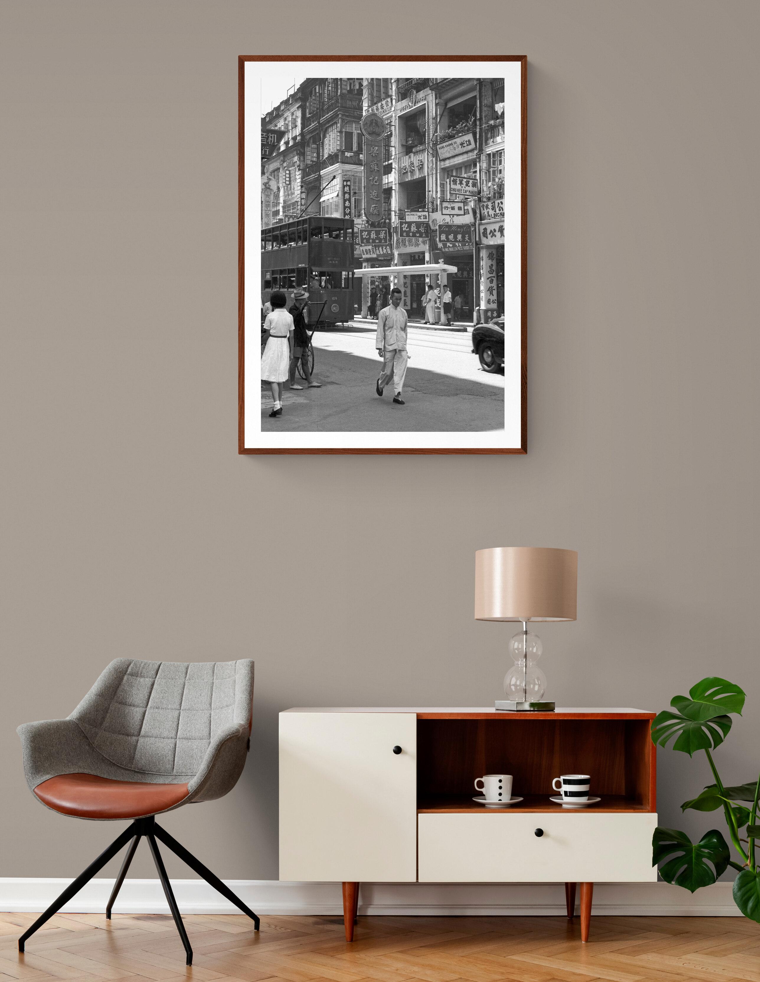  Tradizioni scomparse, Hong Kong 1958 - Full Framed Black & White Fine Art Print For Sale 2