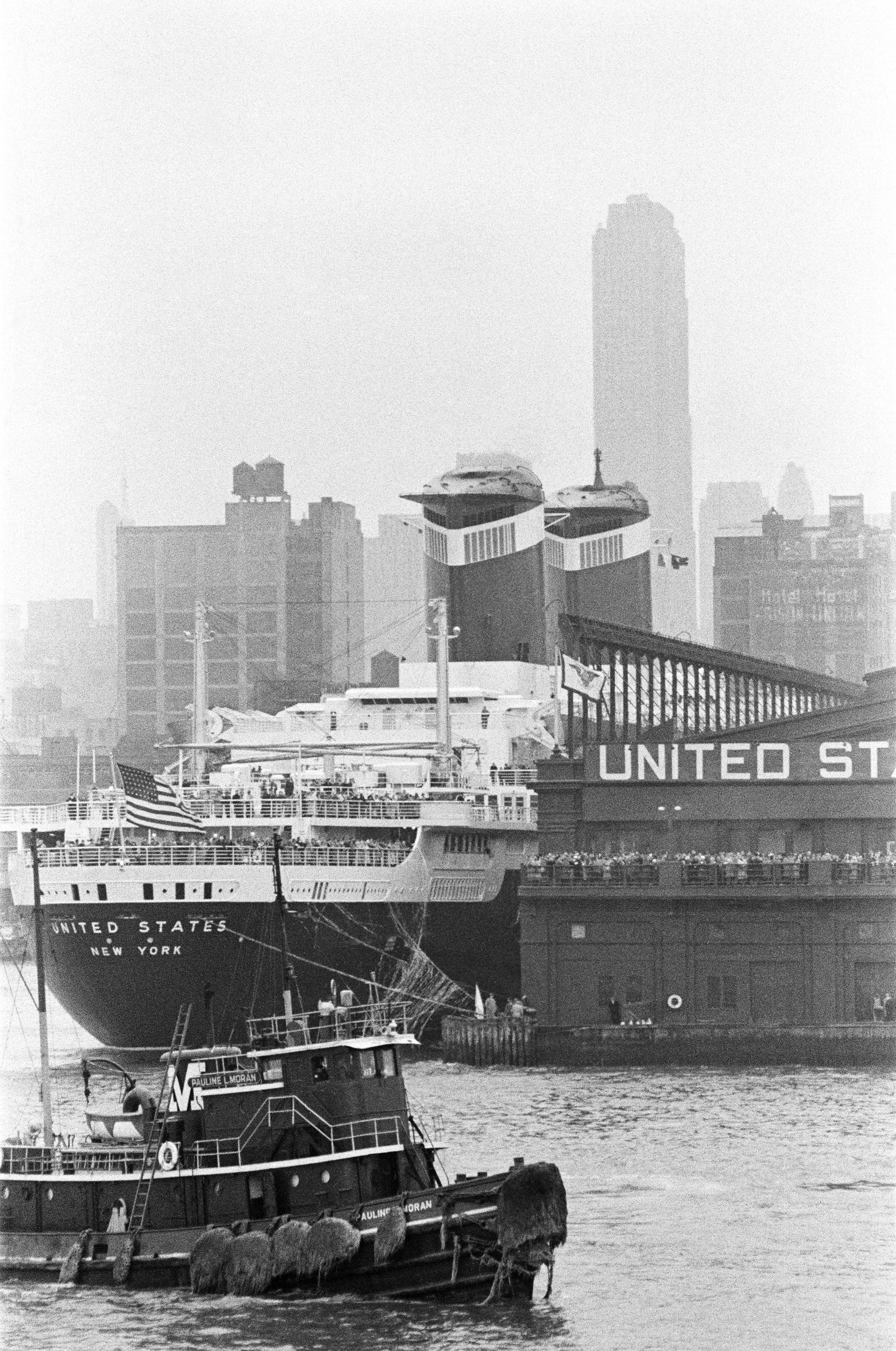 Fabrizio La Torre Black and White Photograph - United States - New York, 1955 - Contemporary Black & White Photography
