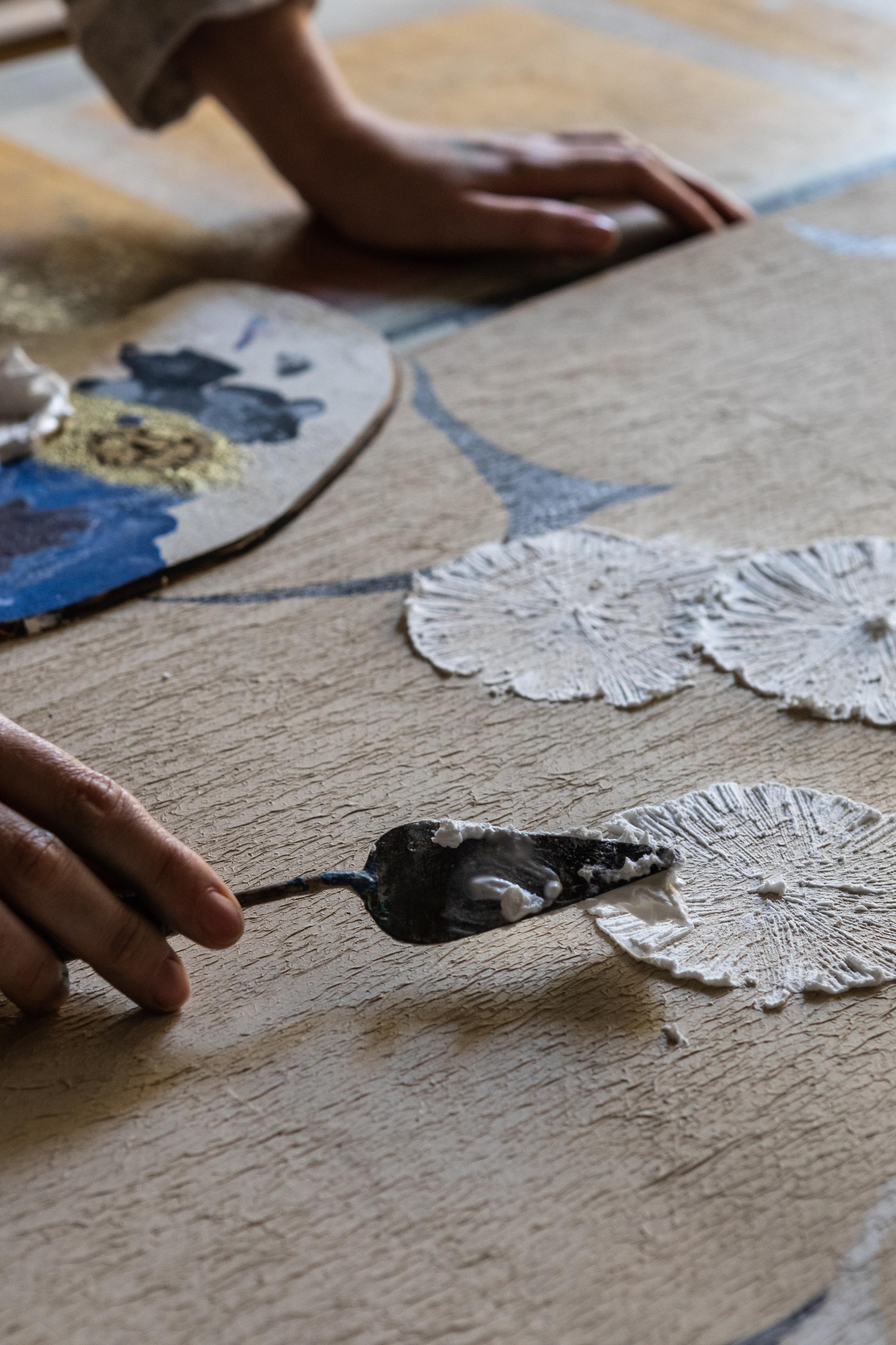 Handbemaltes Wanddekor aus Fabscarte Framework, Tender Flora (Italienisch) im Angebot