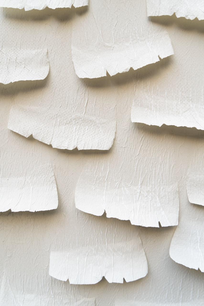 Papel pintado Fabscarte hecho y pintado a mano, Ginko Bianco en Nuevo estado para la venta en Milan, IT