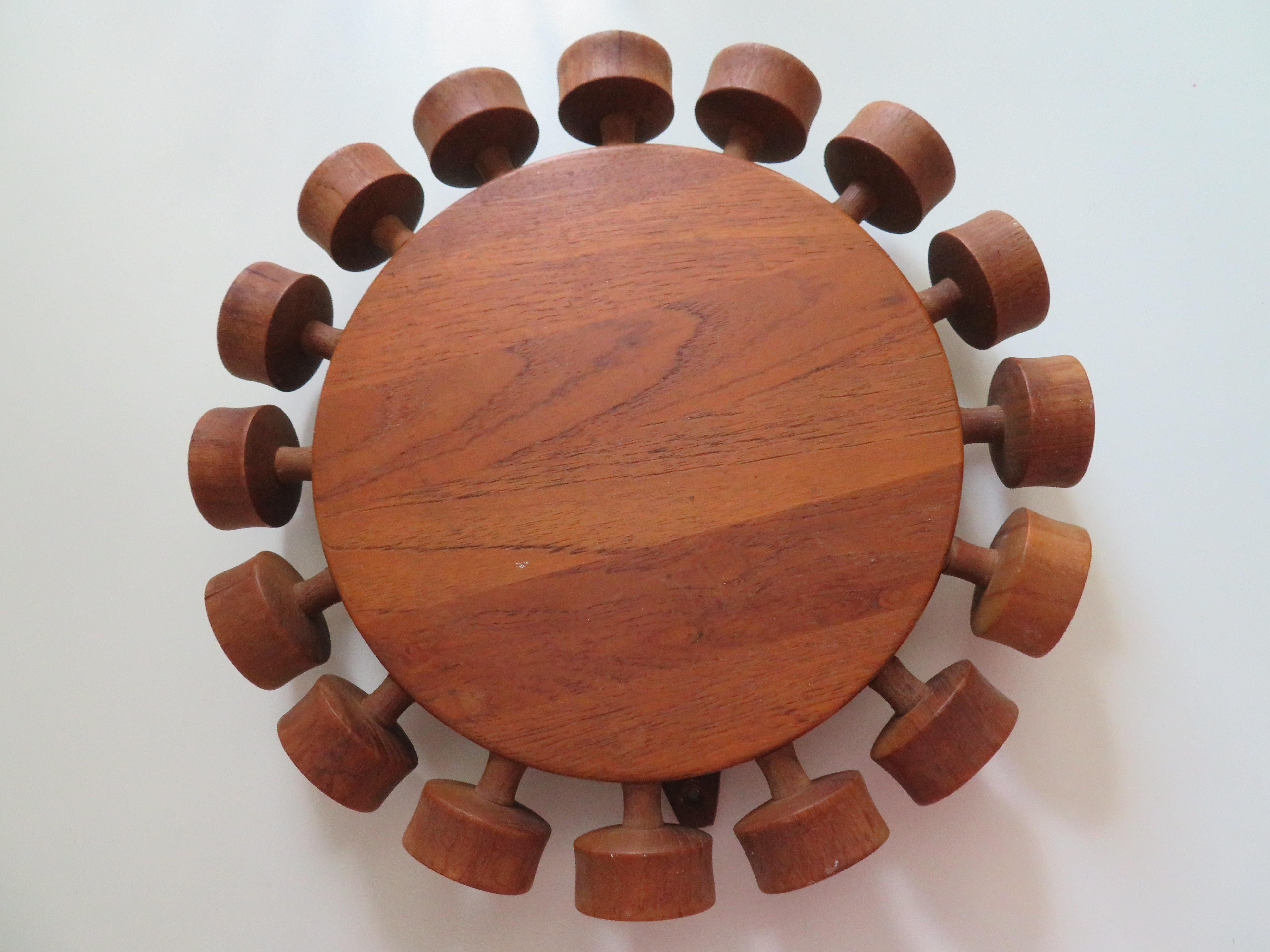 Fabulosa rueda de especias danesa giratoria vintage de 16 cristales de Digsmed, 1964 en Bueno estado para la venta en Pemberton, NJ