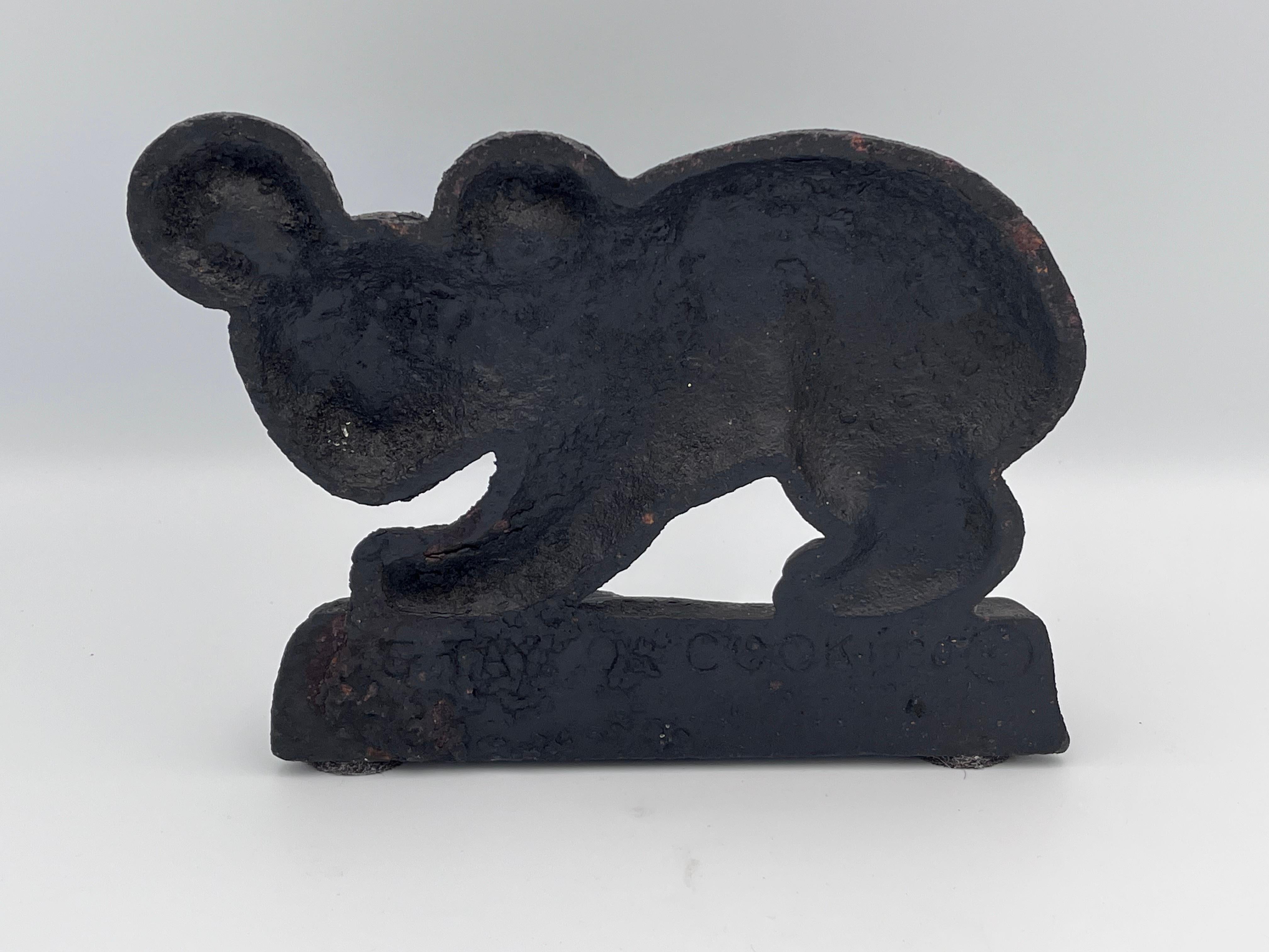 Metà XX secolo Favoloso fermaporta in ghisa 1930 Art Deco firmato Taylor Cook Whimsical Koala #5 in vendita