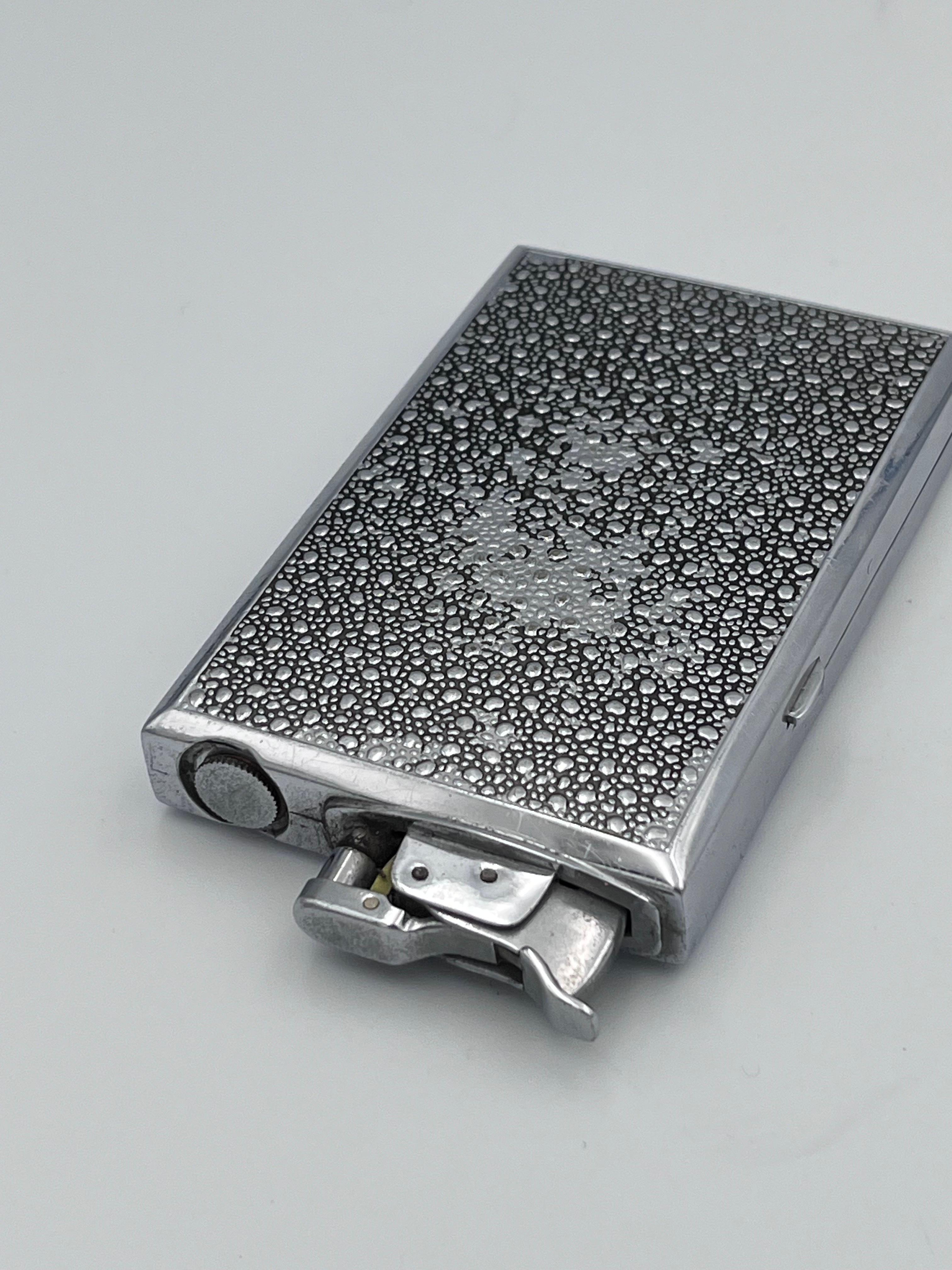 Favoloso accendino e portasigarette combinato in smalto rosso e nero degli anni '30 in vendita 7