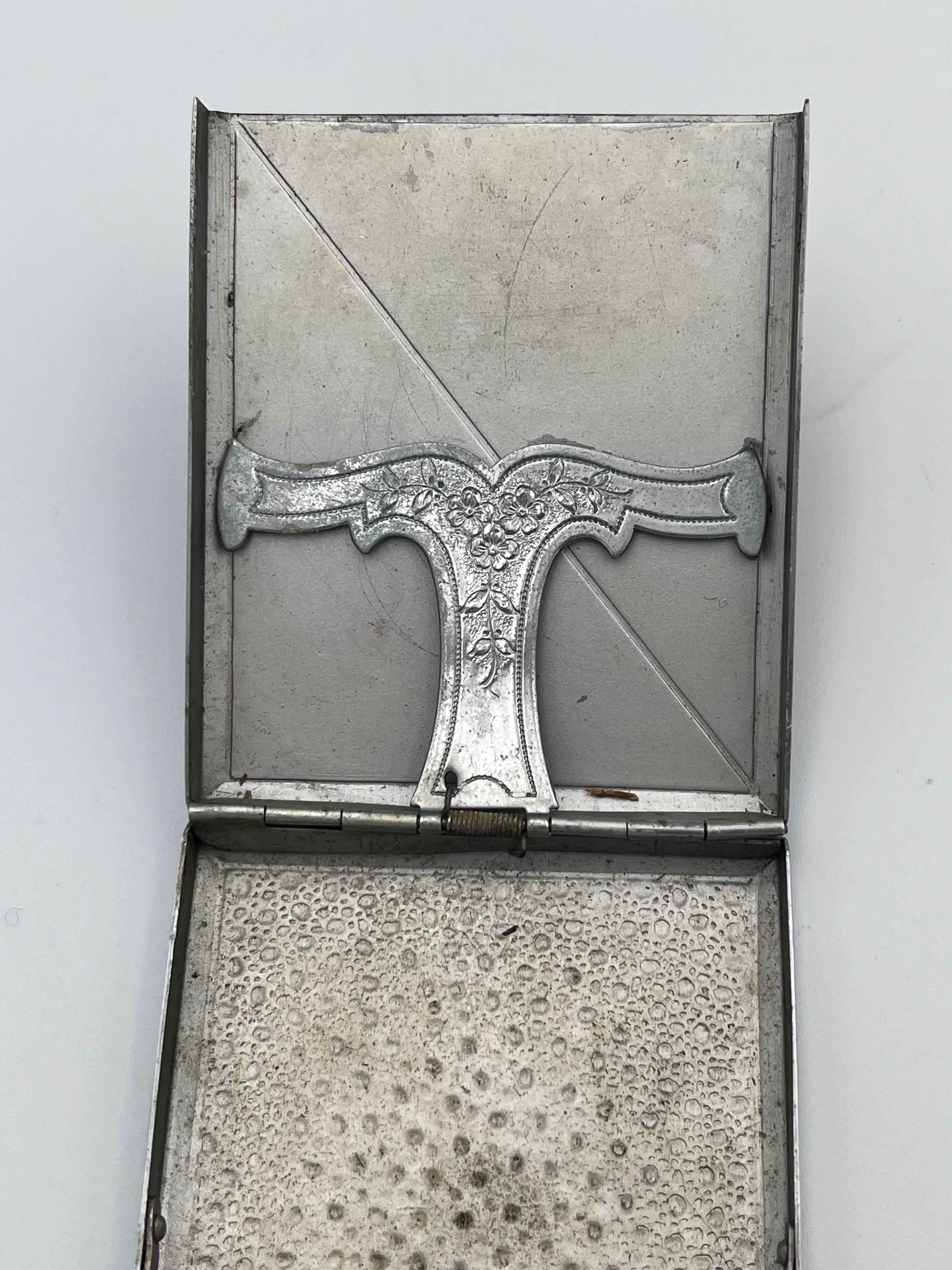 Metà XX secolo Favoloso accendino e portasigarette combinato in smalto rosso e nero degli anni '30 in vendita