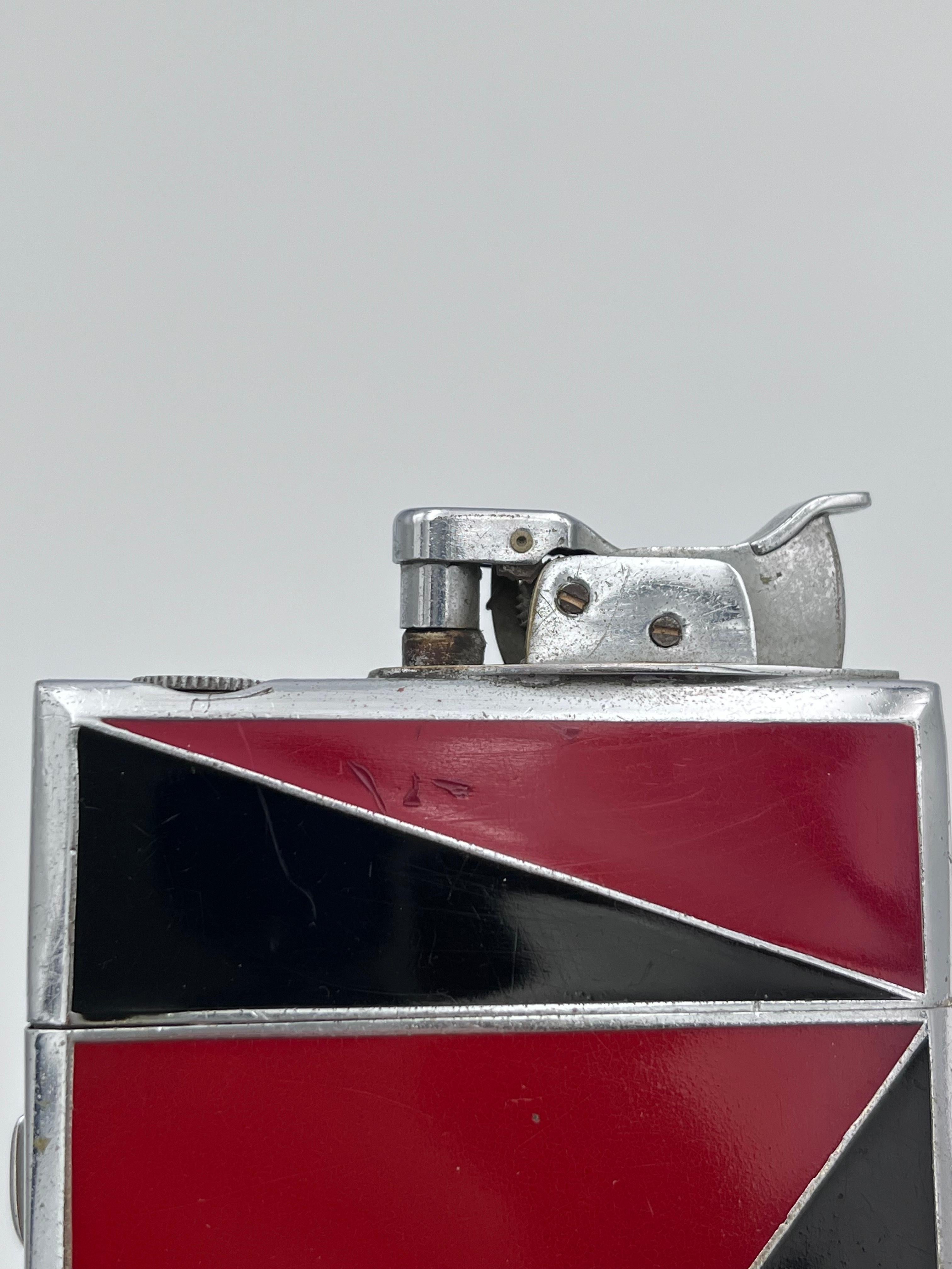Favoloso accendino e portasigarette combinato in smalto rosso e nero degli anni '30 in vendita 2
