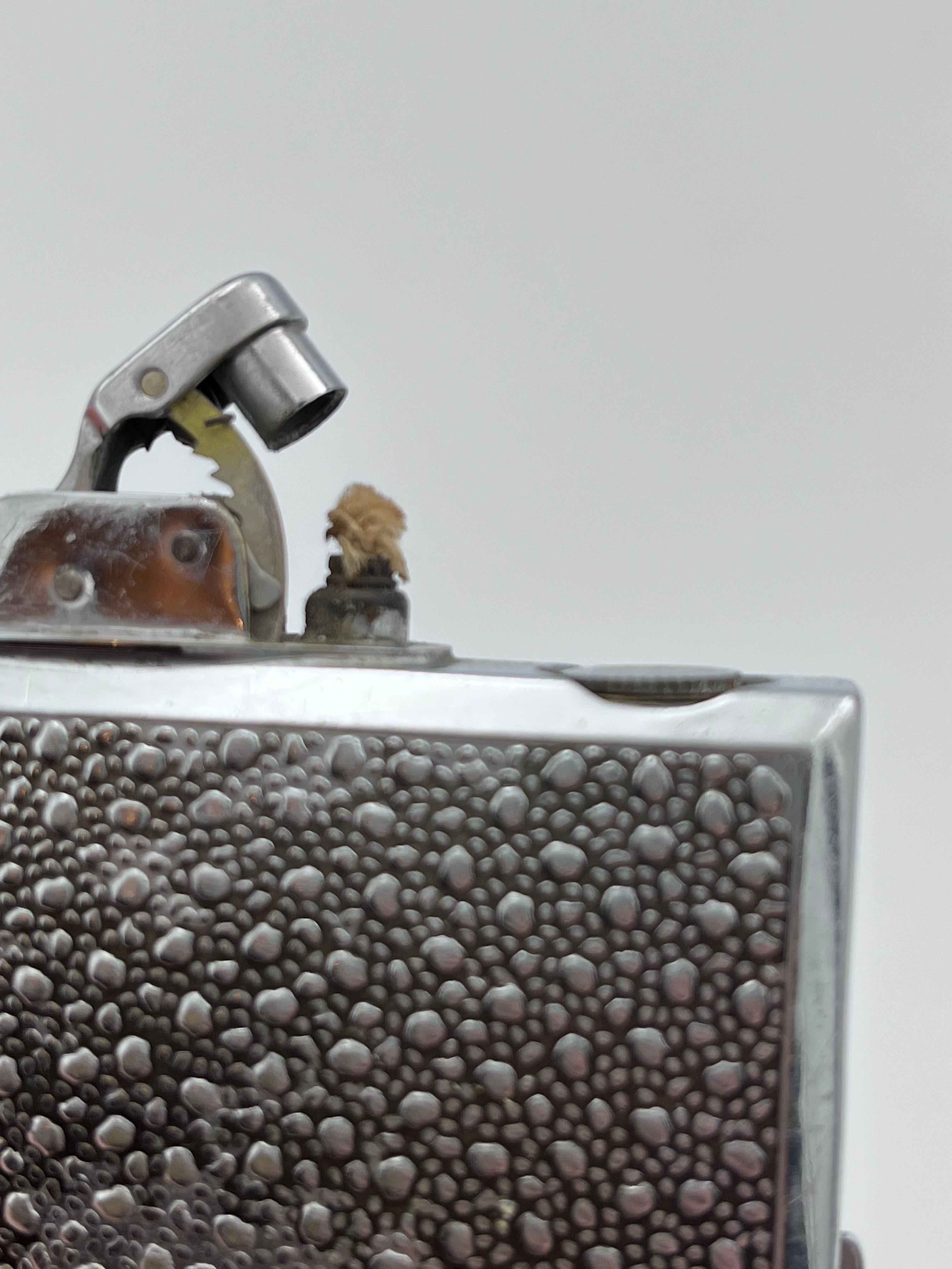 Favoloso accendino e portasigarette combinato in smalto rosso e nero degli anni '30 in vendita 3