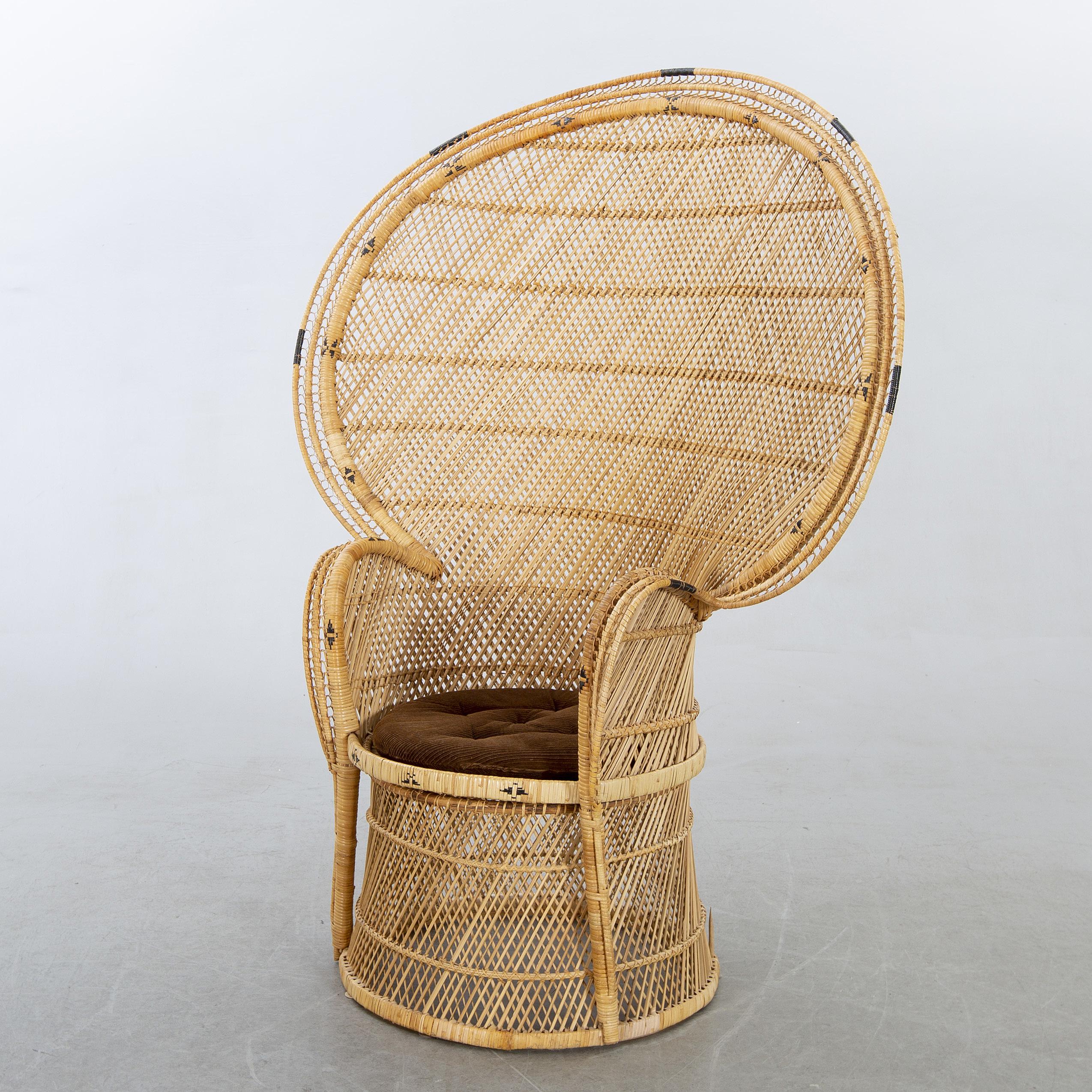 Fabuleux fauteuil « Paon » vintage en rotin des années 1970  Bon état - En vente à New York, NY