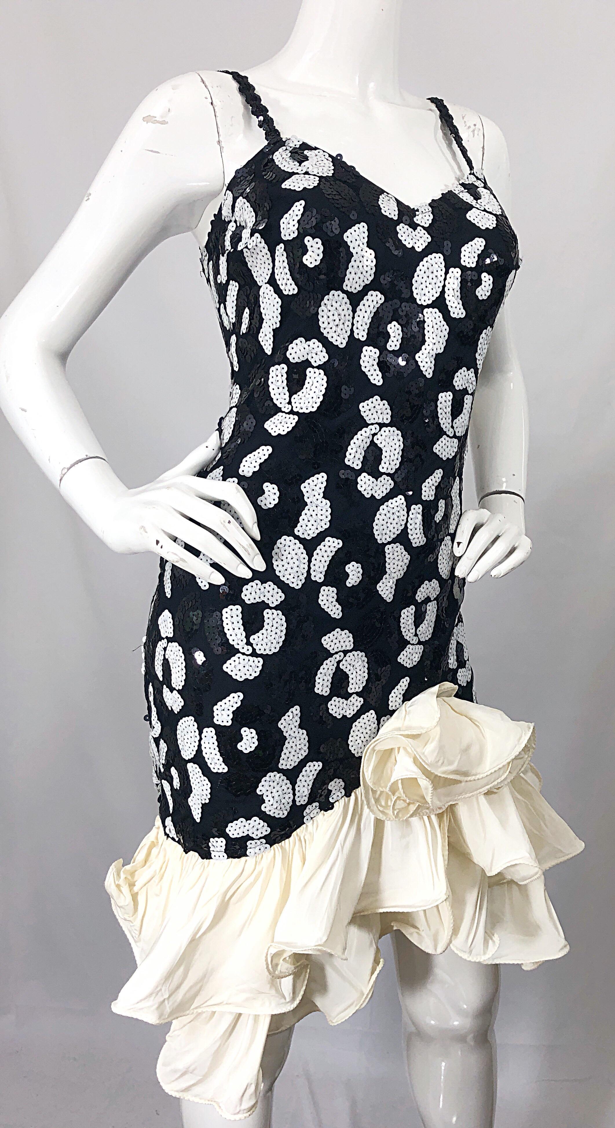 Fabulous 1980s Black and White Size 6 / 8 Sequin Bodycon Vintage 80s Dress 4