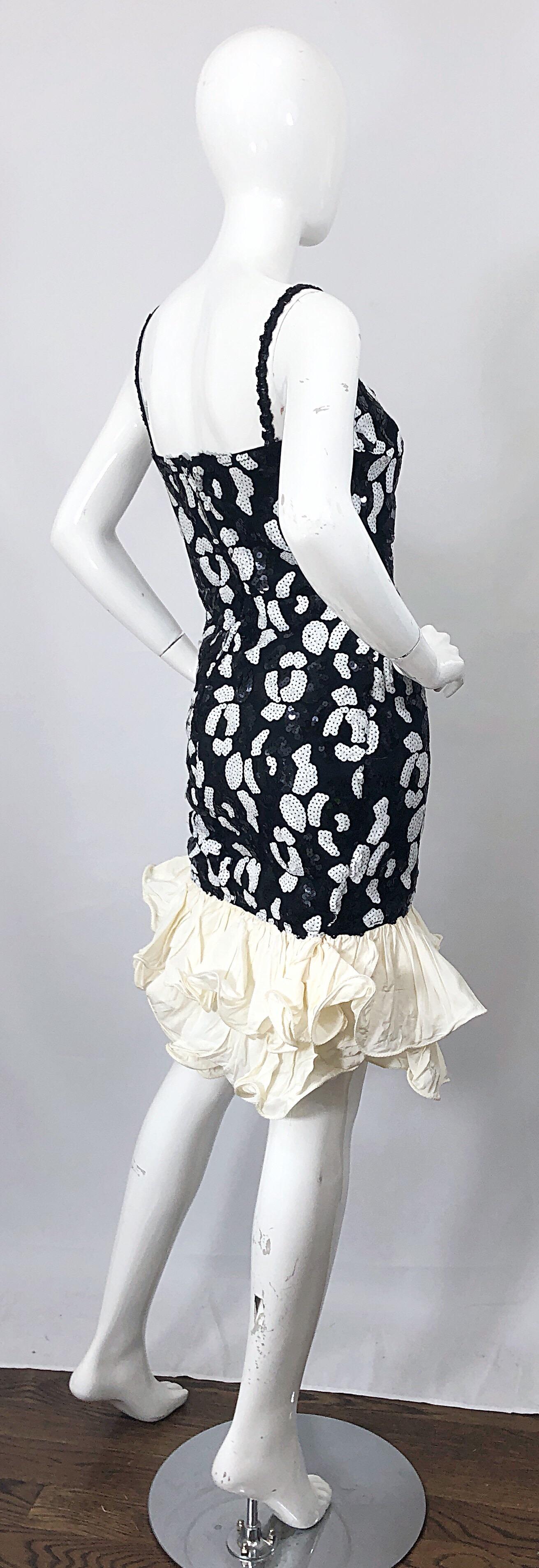 Fabulous 1980s Black and White Size 6 / 8 Sequin Bodycon Vintage 80s Dress 5