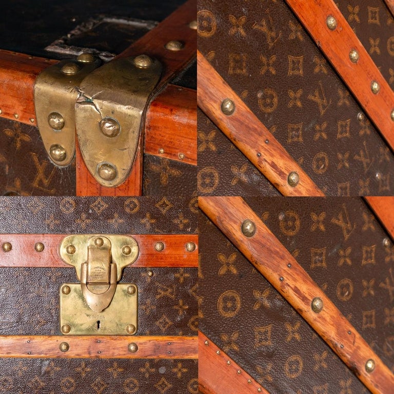 Louis Vuitton Small Keychain Wallet - 8 For Sale on 1stDibs