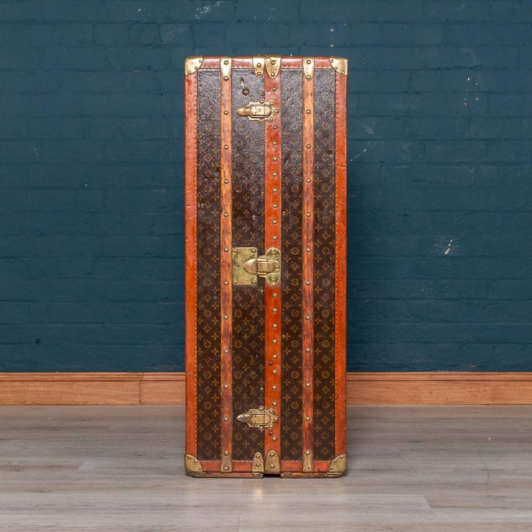 Fabulous Louis Vuitton Cocktail Bar and Humidor Customised Trunk, circa