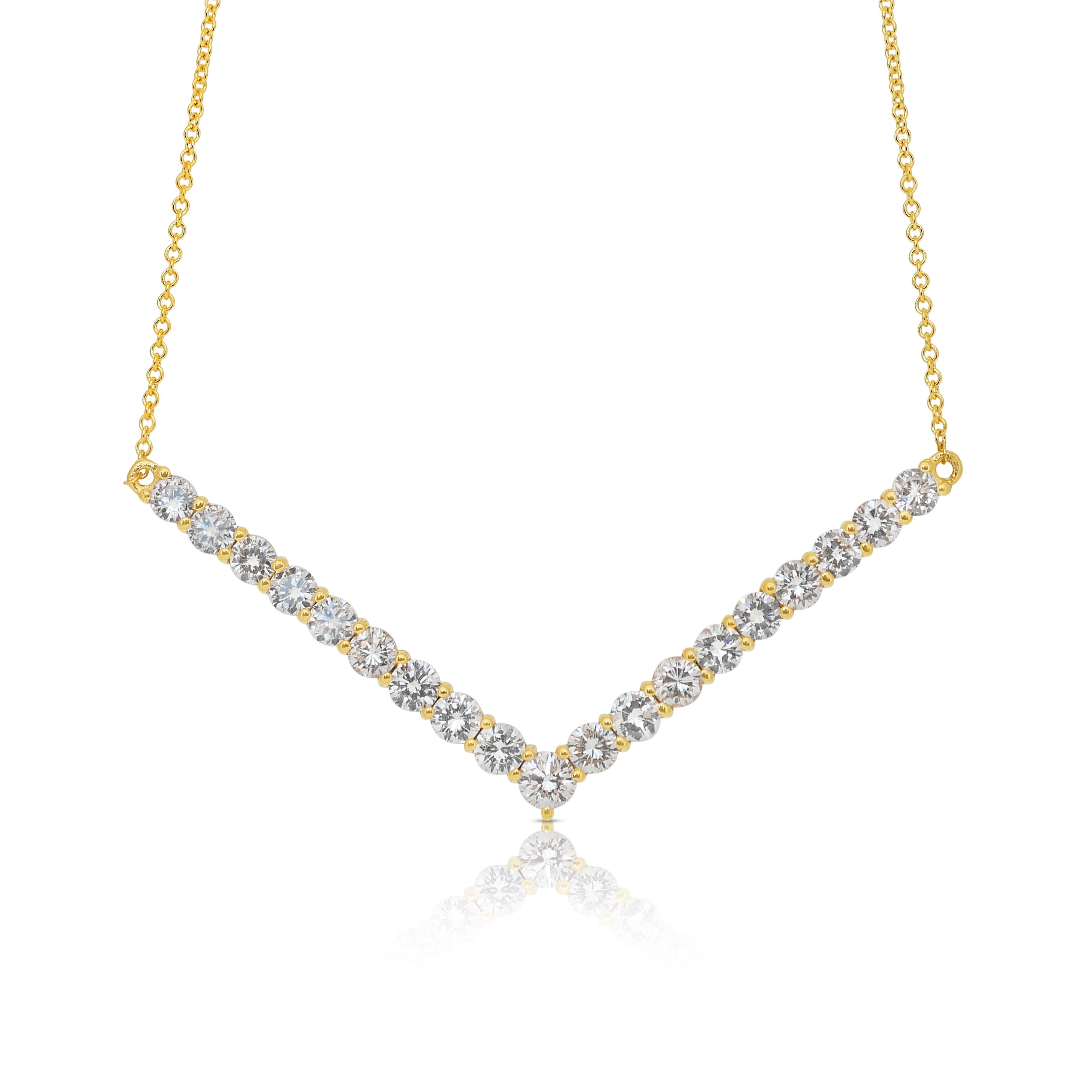 Fabulous 2.96ct Diamonds Necklace in 18k Yellow Gold - IGI Certified

Crafted in radiant 18k yellow gold, this stunning necklace features 19 brilliant round diamonds totaling 2.96 carats. With a near-colorless color grade and exceptional clarity,